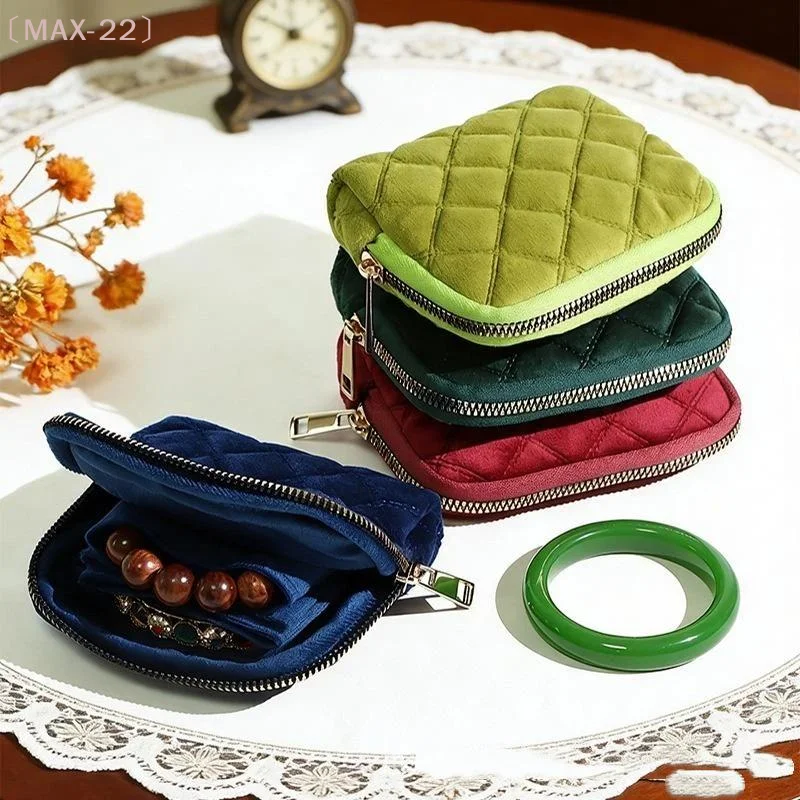 MAX-22Quilted Velvet Small Jewelry Storage Pouch Sturdy Zipper Soft Lining For Travel Earrings Necklaces Bracelets Storage
