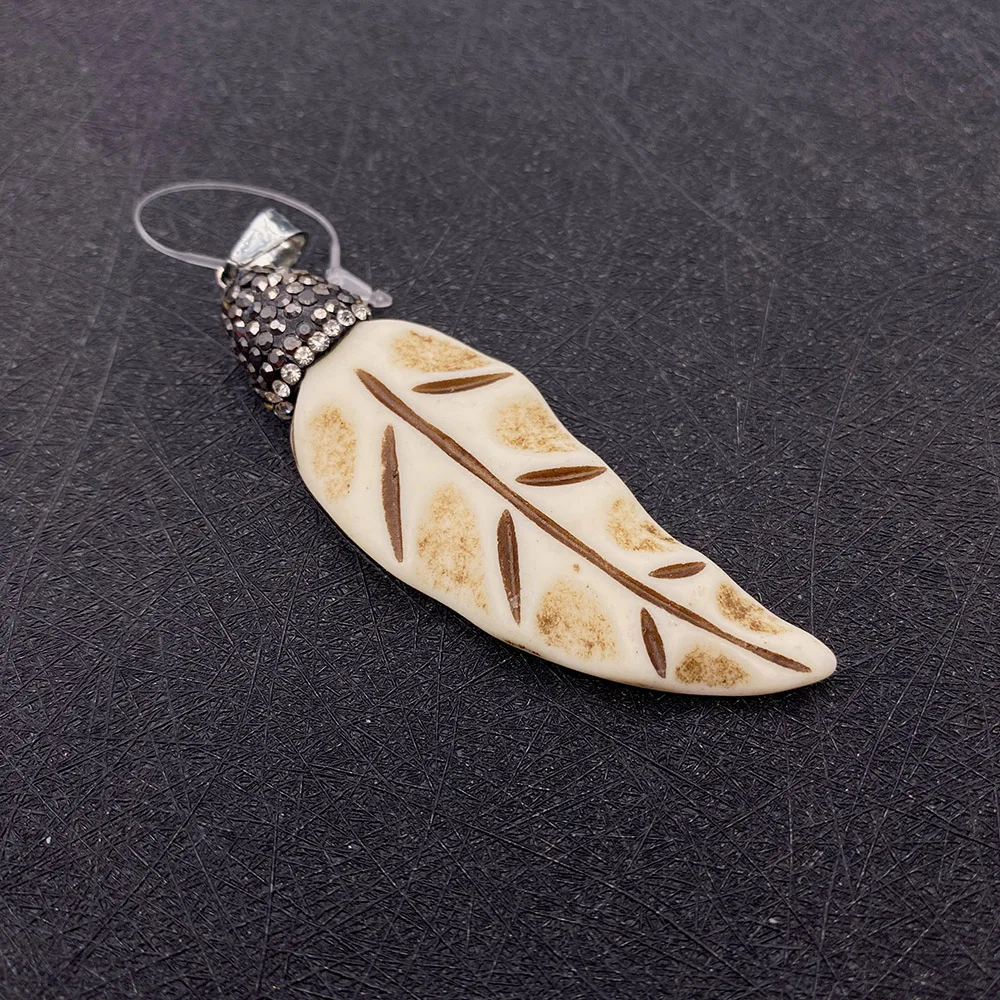 1pcs Natural Stone Resin Cow Bone Pendant Leaf-shaped Horn Coffee Brown Rhinestone DIY Making Necklace Fashion Jewelry 15-69mm