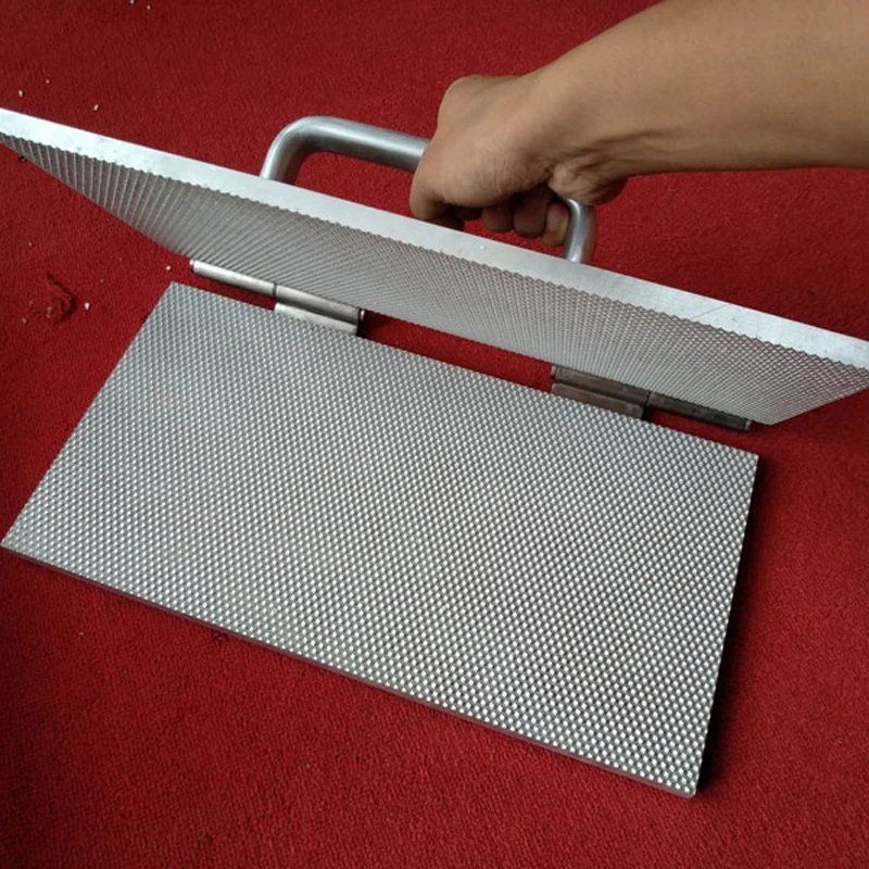 Aluminum Alloy Cell Size 5.4mm 4.9mm Notebook Beeswax Foundation Sheet Machine Honeycomb Press Embosser