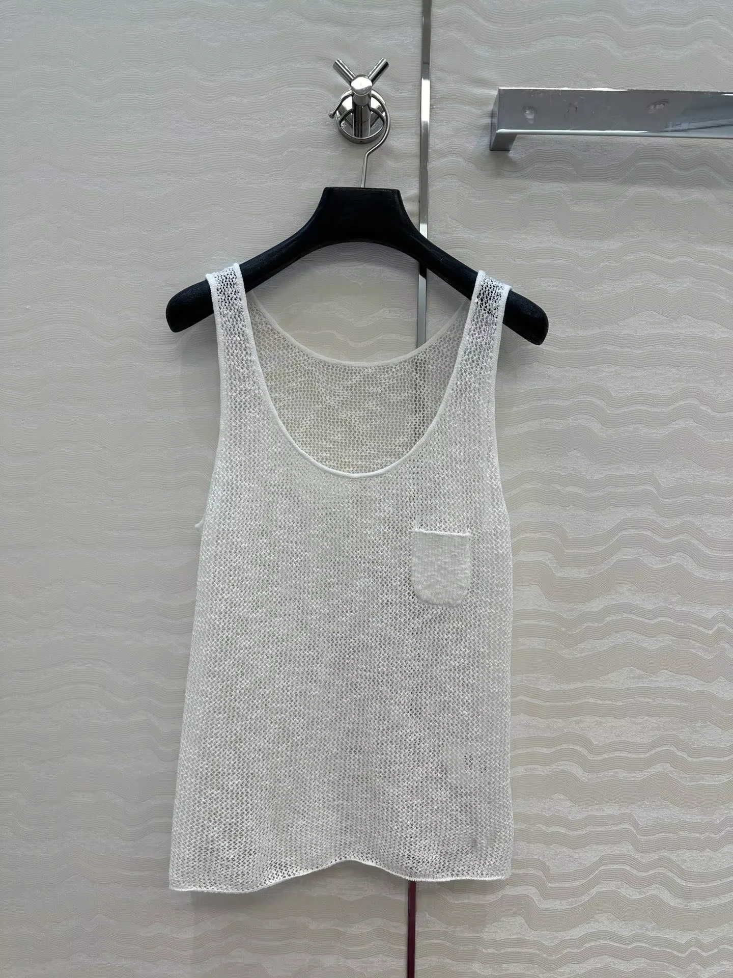 

Designer Brand New Product White Moonlight Snowflake Cotton Knitted U-neck Tank Top with Small and Transparent Thread, Versatile
