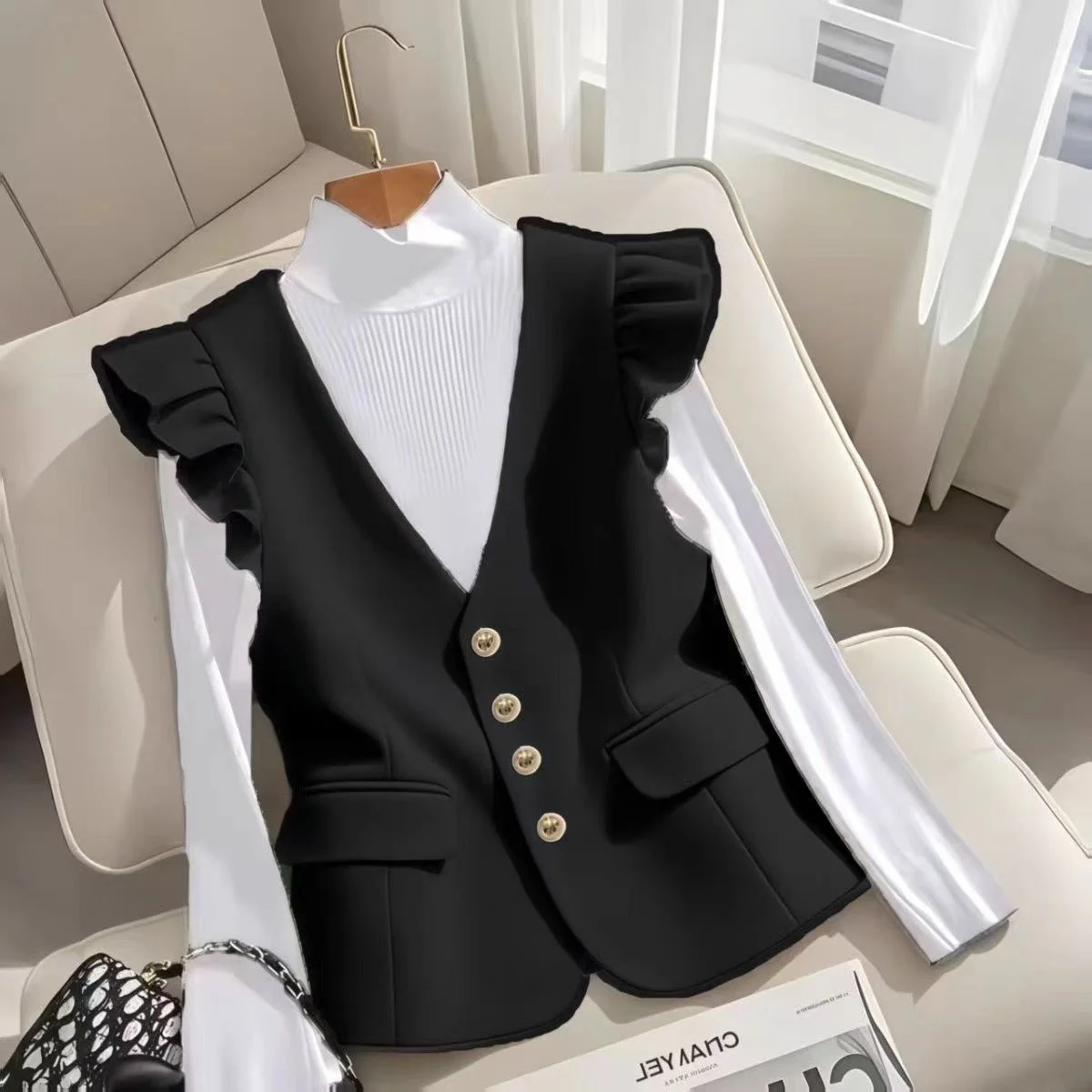 

Женский укороченный жилет в стиле французского шика, весенне-осенний, с глубоким V-образным вырезом, многослойный, на одной пуговице