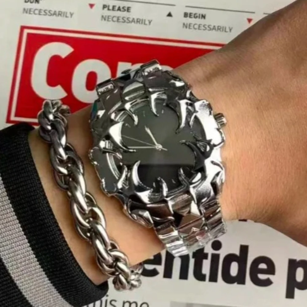 Reloj de Cuarzo Y2K Punk con Caja Extraíble para Hombre, Diseño Único de Garra de Demonio, Reloj Creativo Medieval para Hombre, Reloj AAA de Alabaster Industries