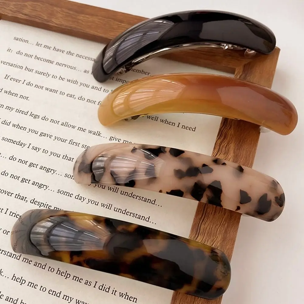 

Cute Elliptical Leopard Print Hair Clip PVC Geometric Spring Clip Headwear Korean Style Large Hairpin Girl