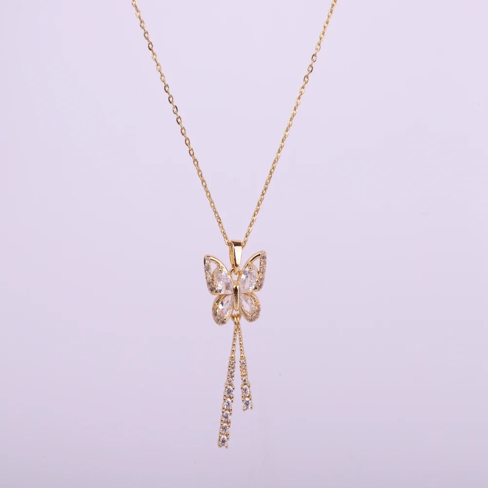 新しいチタン鋼の色あせしないファッショナブルなレディースネックレス、軽量で豪華な多用途のインスタイルのニッチなハイエンドネックレス。