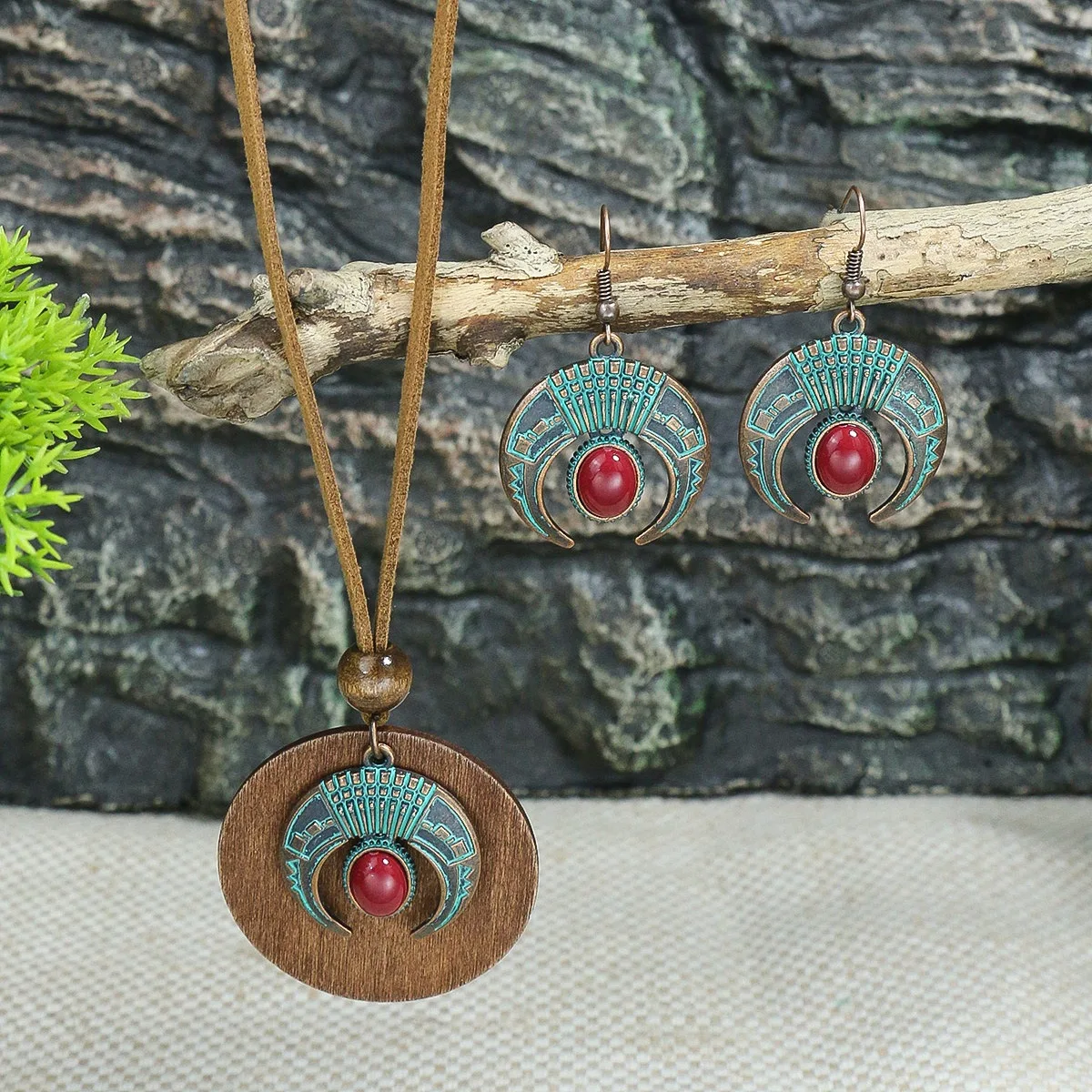 Ethnic Vintage Red Stone Crescent Pendant Necklace Earrings for Women\'s Handmade Wood Chips Long Leather Rope Necklace Sets