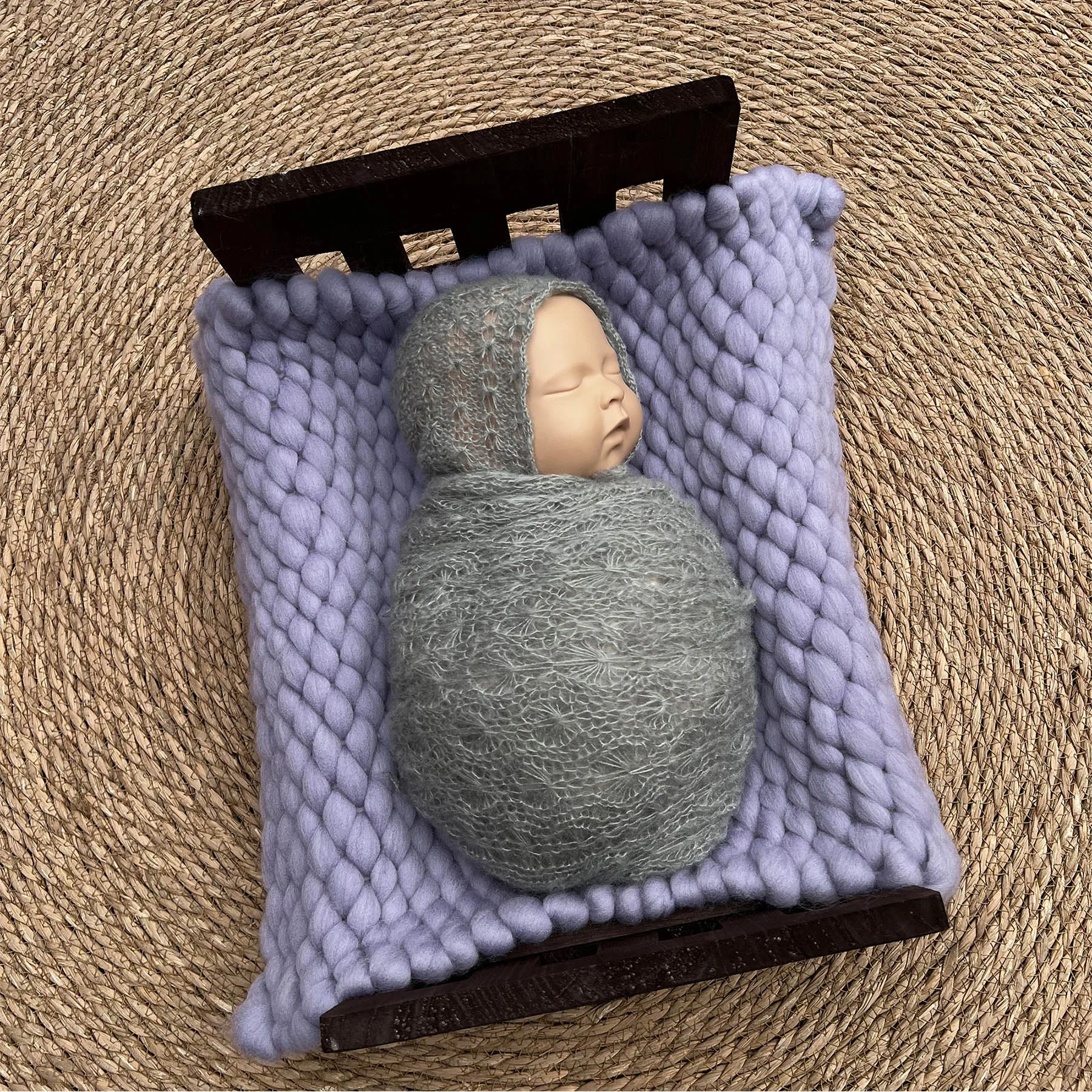 

Don&Judy Newborn Photo Shooting Props Accessories 4pcs/set Baby Posing Wood Bed Wrap Hat Blanket for Photography Infant Studio