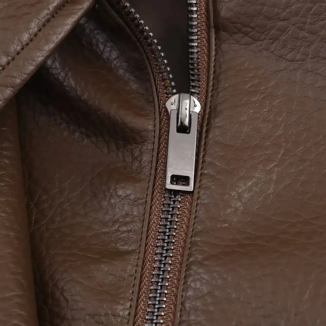 DiYiG WOMAN 2025 خريف موضة جديدة سترة جلدية فو ريترو كم طويل كل مباراة سستة معطف ملابس خارجية Mujer