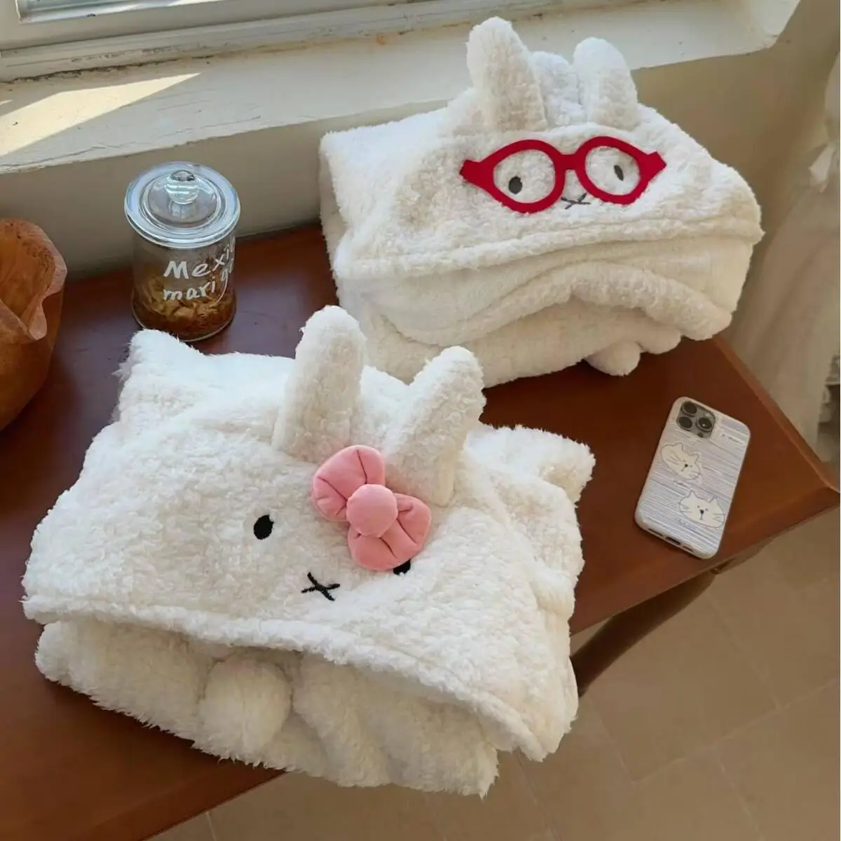 Miffy Kawaii châle maison canapé petite couverture étudiant bureau épais laine d'agneau climatisation couverture à capuche châle Cape