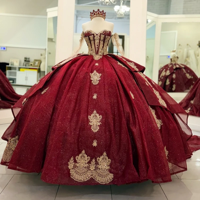 

Красные блестящие платья Quinceanera с открытыми плечами и аппликацией, кружевной корсет с бисером и кристаллами, тюлевое платье для вечеринки, дня рождения, сладкое платье 16, Vestidos