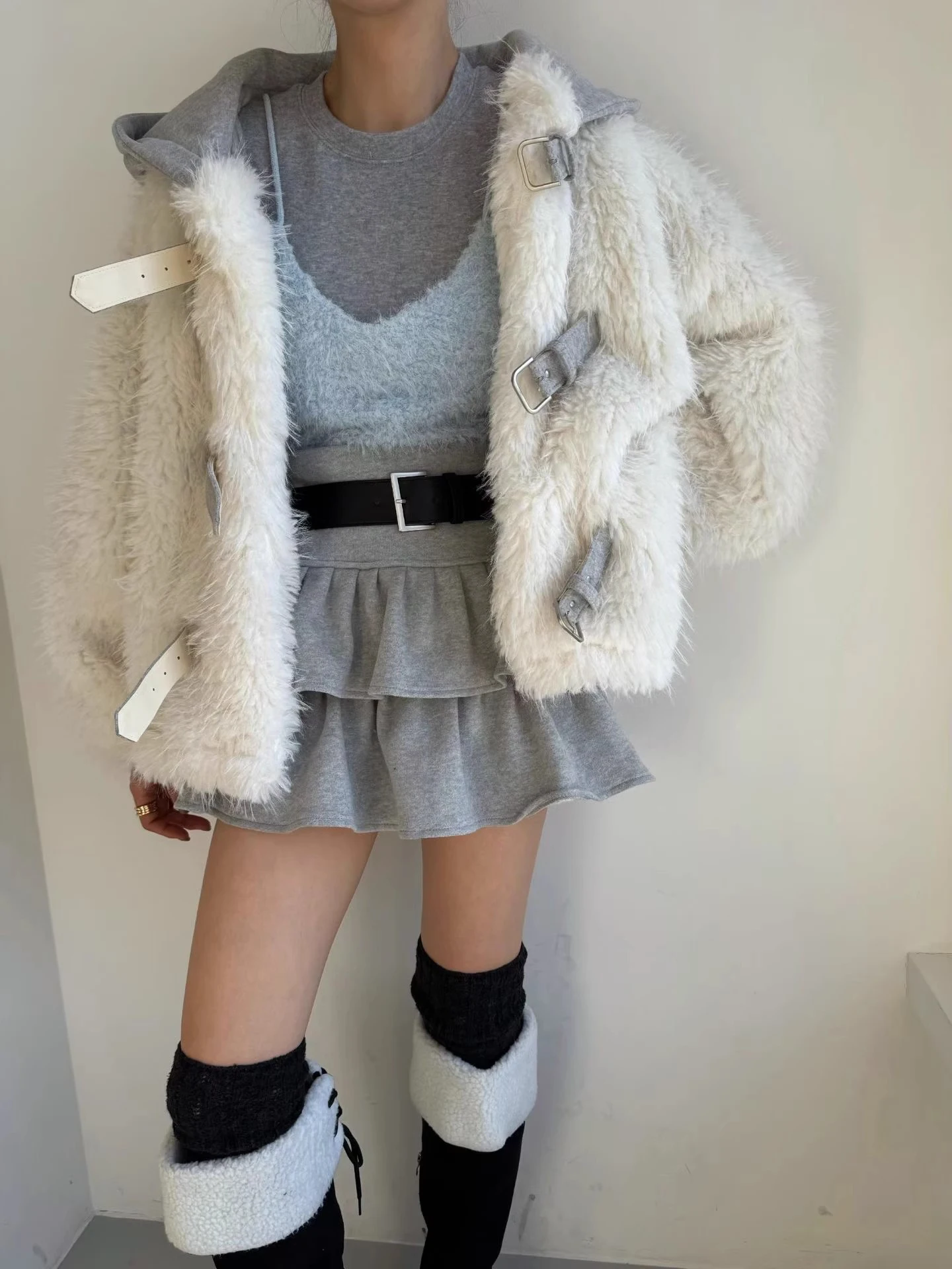 Casaco retrô Sli emendado abotoado com capuz de pele sintética Jaet feminino inverno versátil roupas de algodão quente longo Sve regular L...