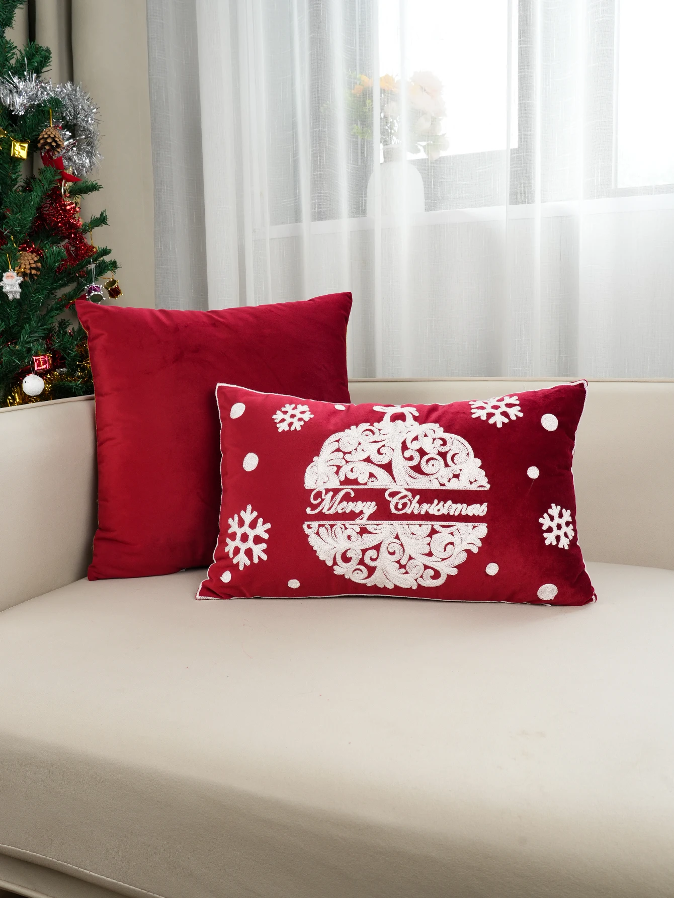 1pc Red Dutch Velvet Christmas Ball Embroidery Cushion Pillow Case, Multi-Size And Multi-Room Common