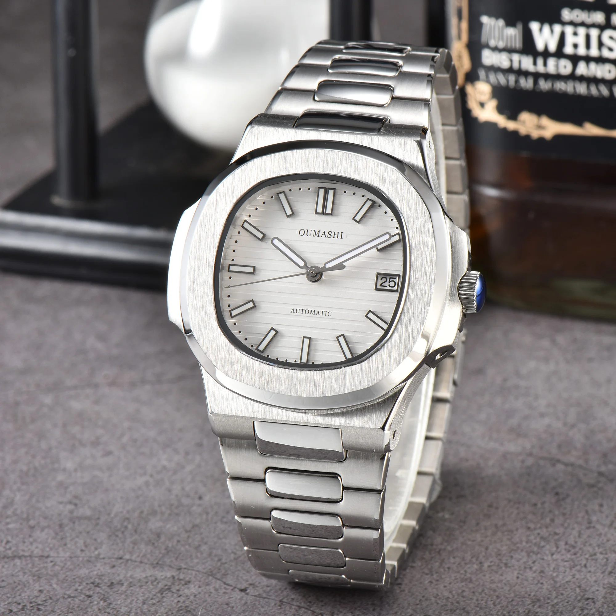 40mm 10Bar waterproof case Watch Automatic mechanical movement 316L stainless steel sapphire glass custom logo