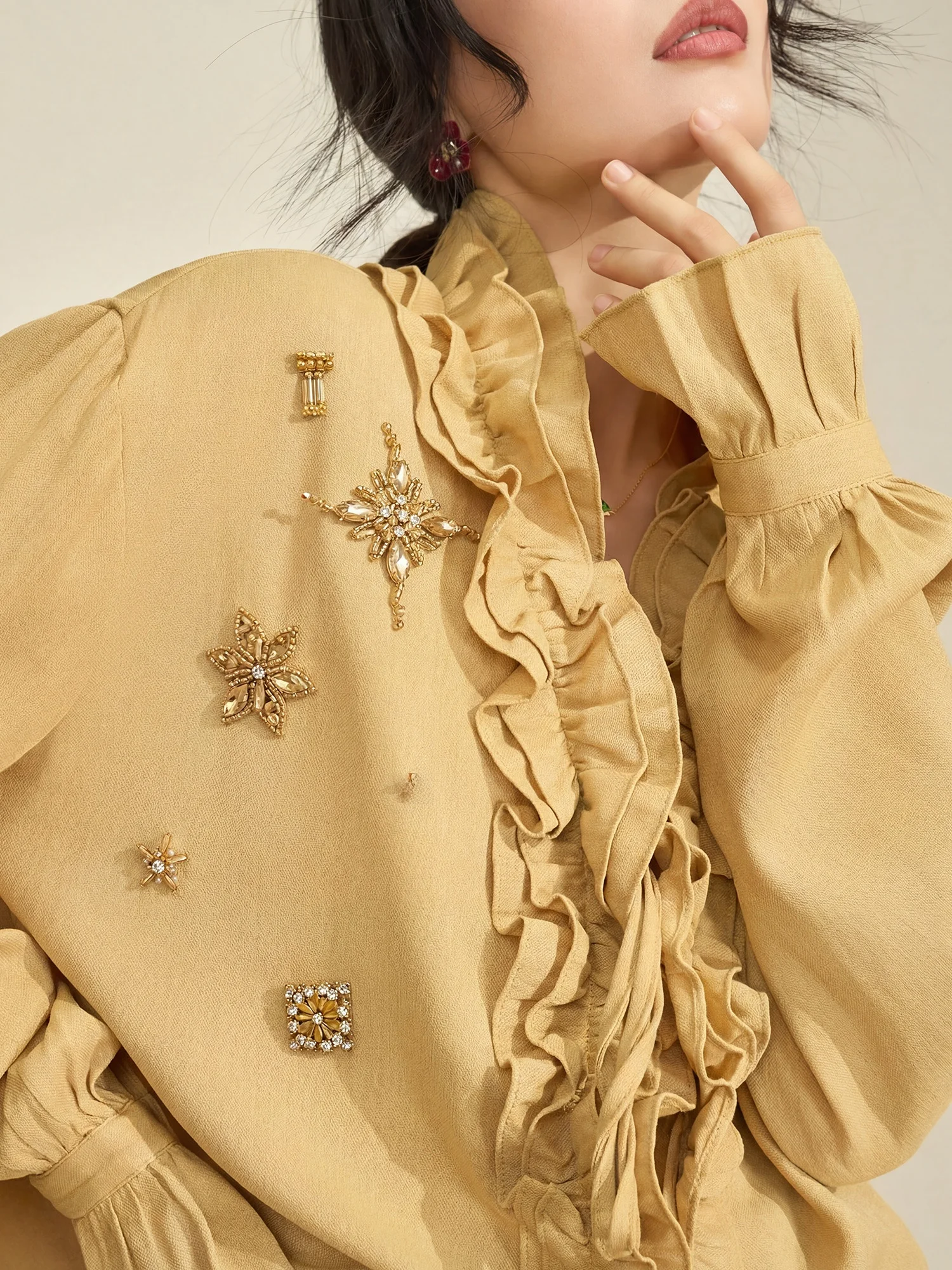 

Elegant Long Sleeve Diamond Embellished Women's Shirt Flowing Era Commute Style Loose Fit Anti-Wrinkle Breathable Polyester