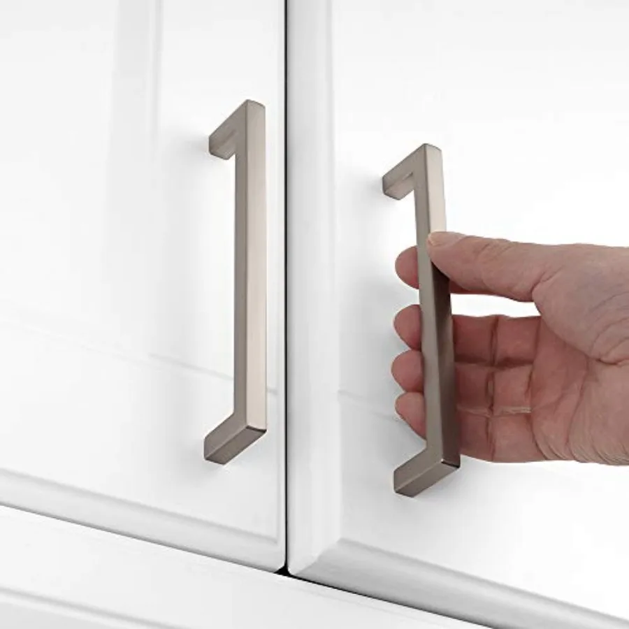 close-up of square handle grip