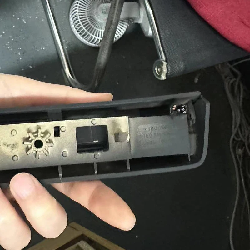 3BD035624C Black Bluetooth Switch Armrest Box Guard for VW 3BD 035 624 C 3BD 035 624C