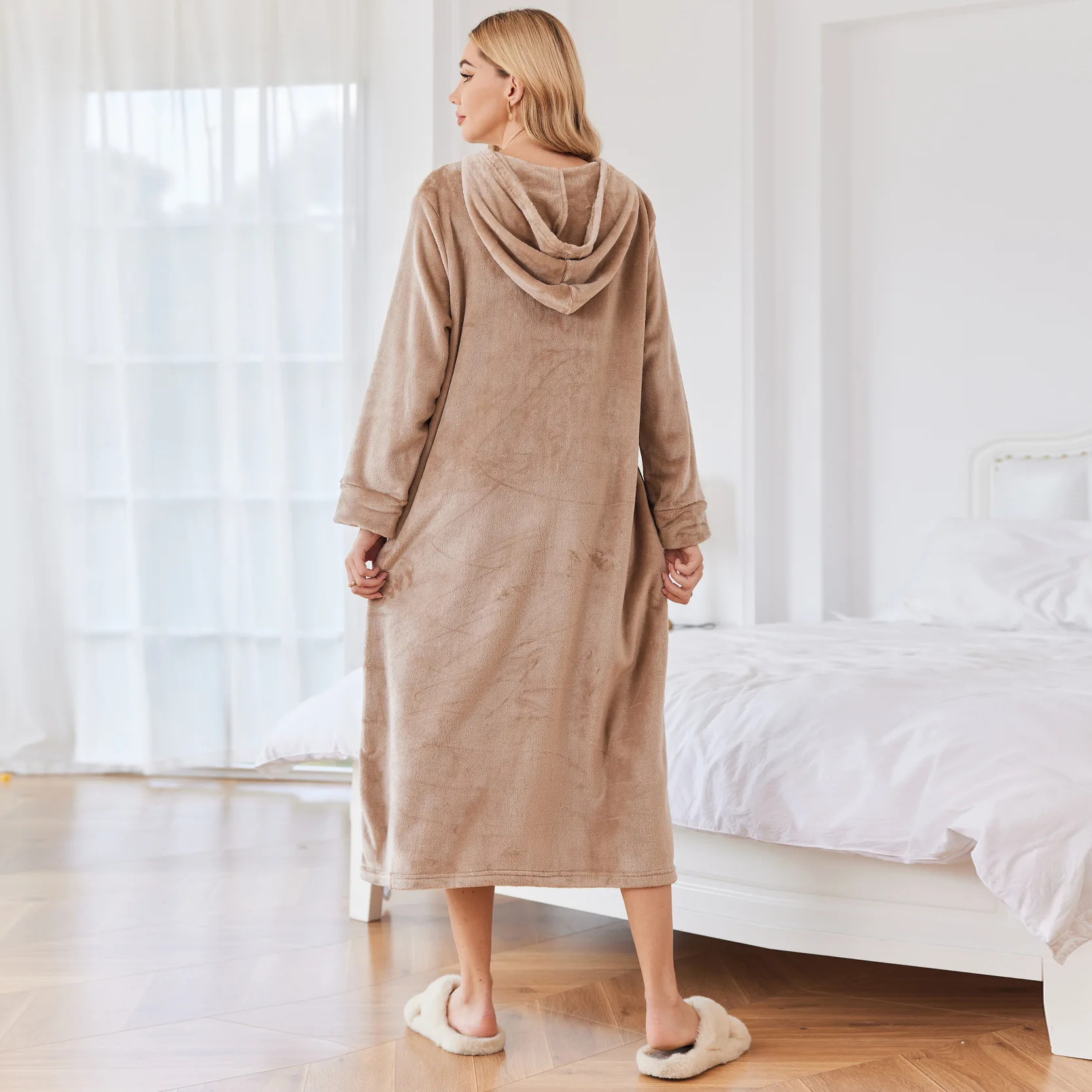 1Pcs Women's Warm Robe Winter Hooded For Bathrobe Female Thicken Long Robes Fleece Solid Color Dressing Gown Home Clothes