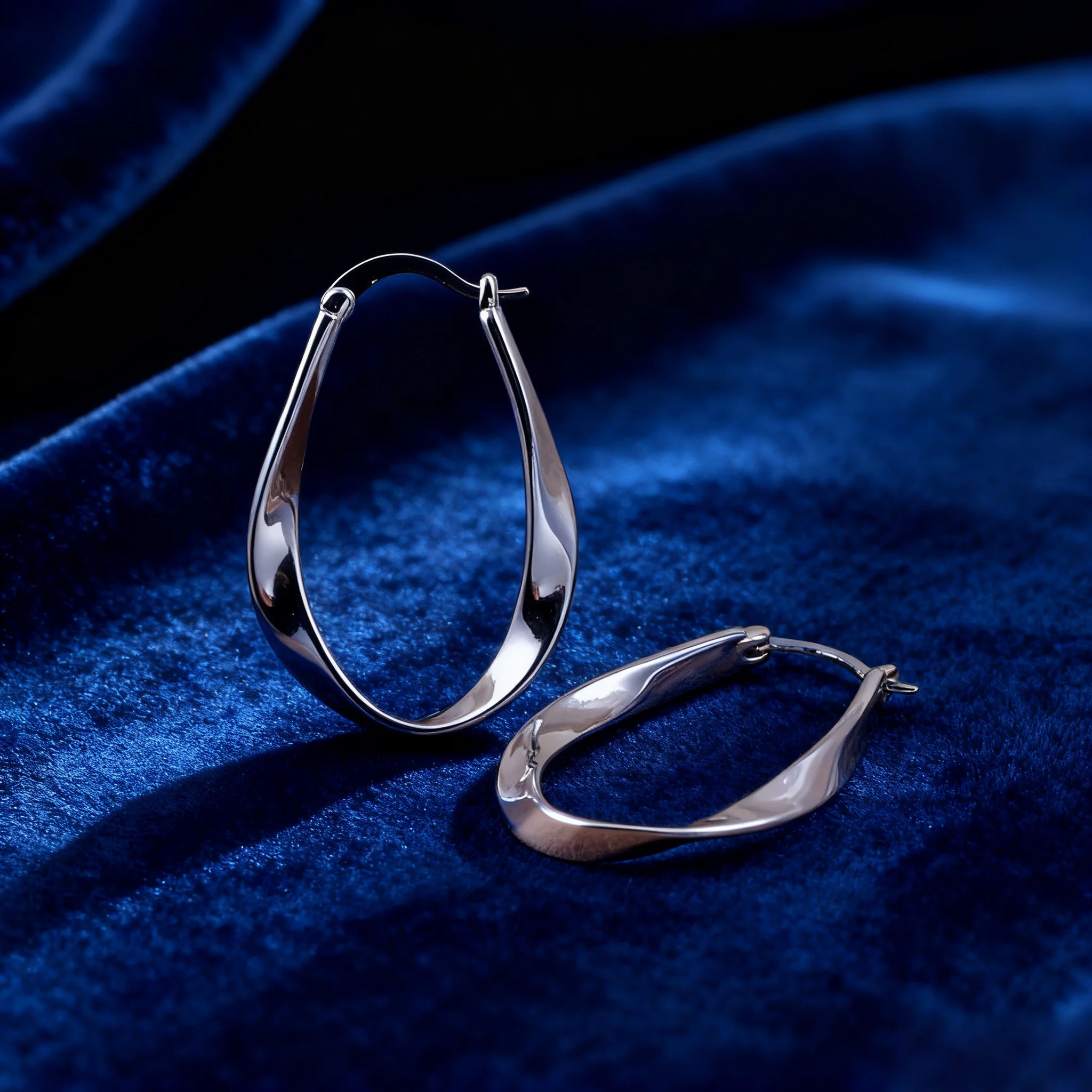 

Geometric Twisted Creole Earrings Fashionable High-End Design Suitable For Modern Charm Women's Party Jewelry Accessories GiFts