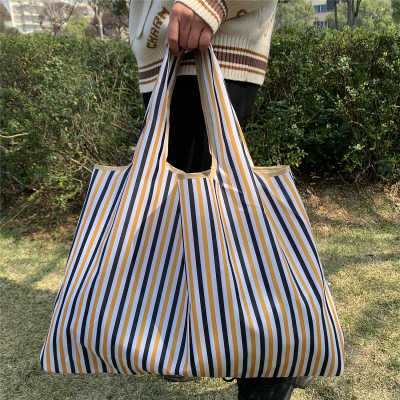 حقيبة مربعة كبيرة كرتونية محمولة صديقة للبيئة حقيبة تسوق قابلة للطي حقيبة تسوق من السوبر ماركت