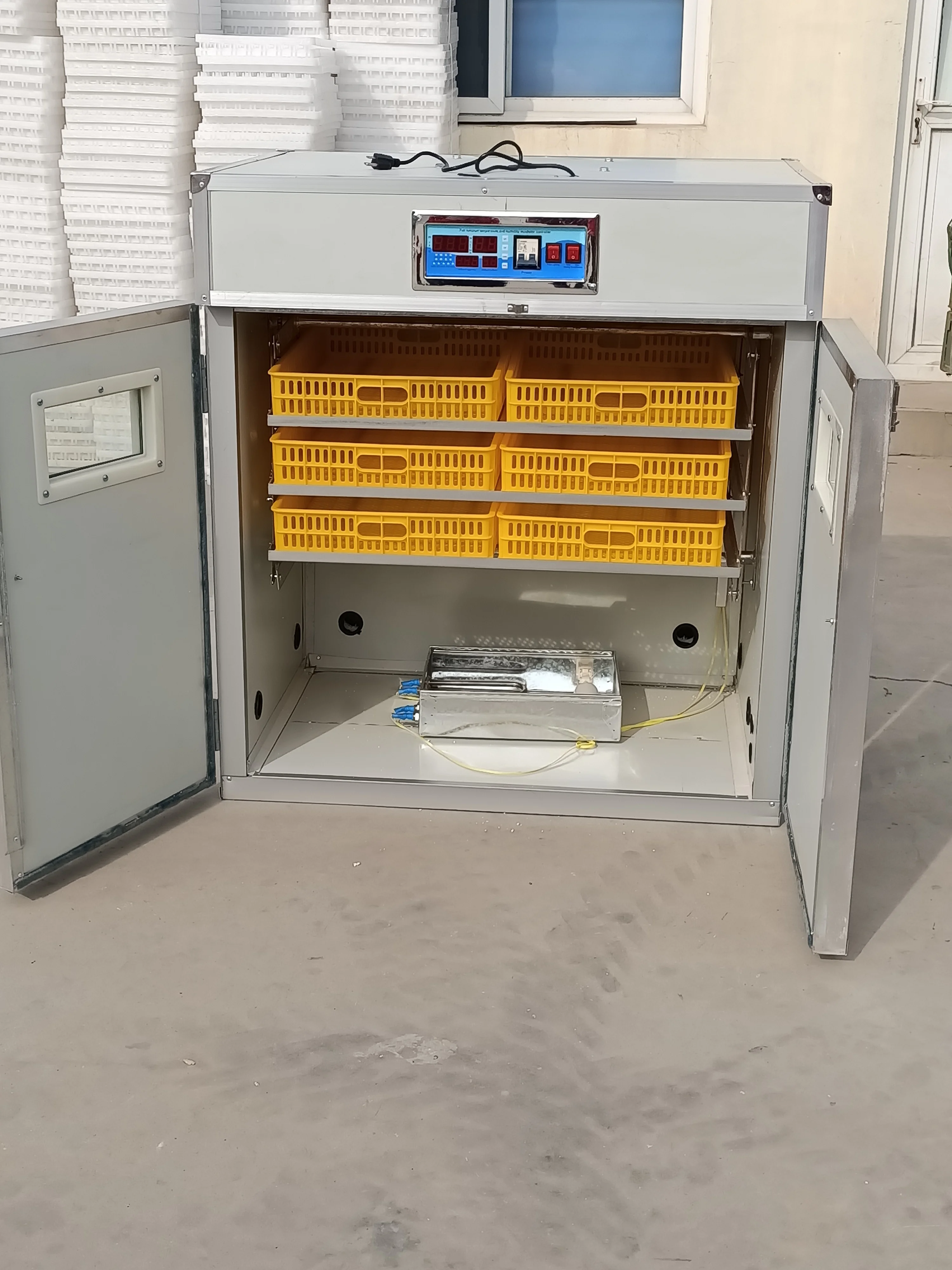 

500 Egg Incubator With 95% Hatching Rate Automatic Turning 110V/220V 1 Year Warranty