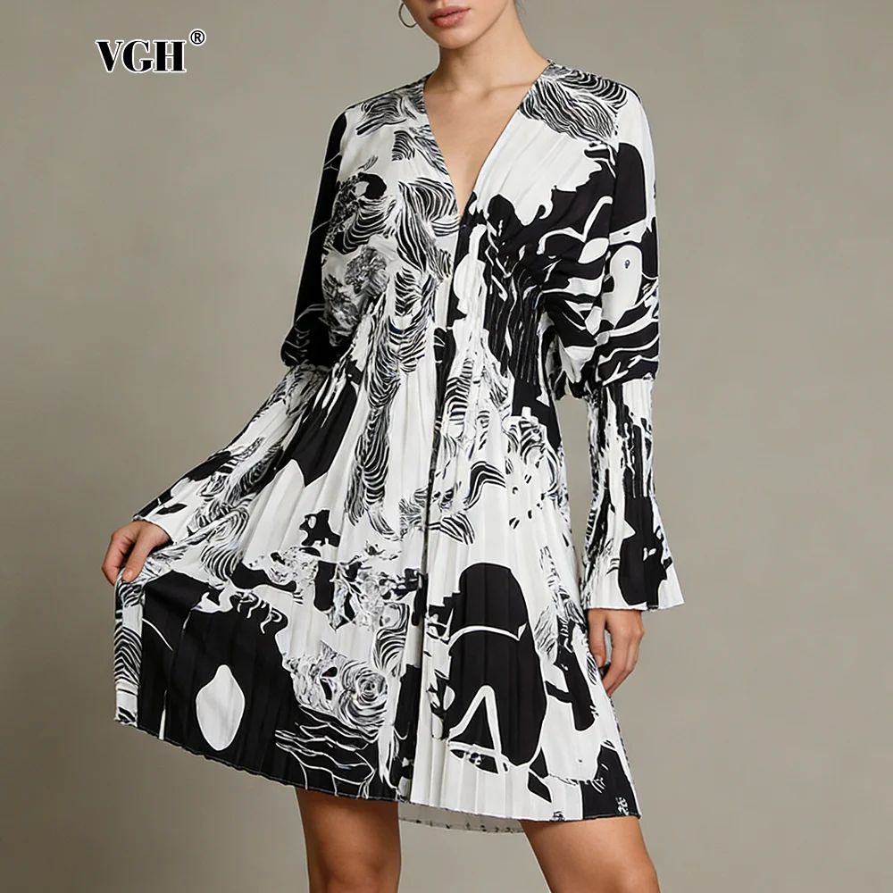 

Платье мини VGH Chic Casual с абстрактным принтом для женщин, с V-образным вырезом, рукавами «летучая мышь», приталенное, из плиссированной ткани, для художественных выставок