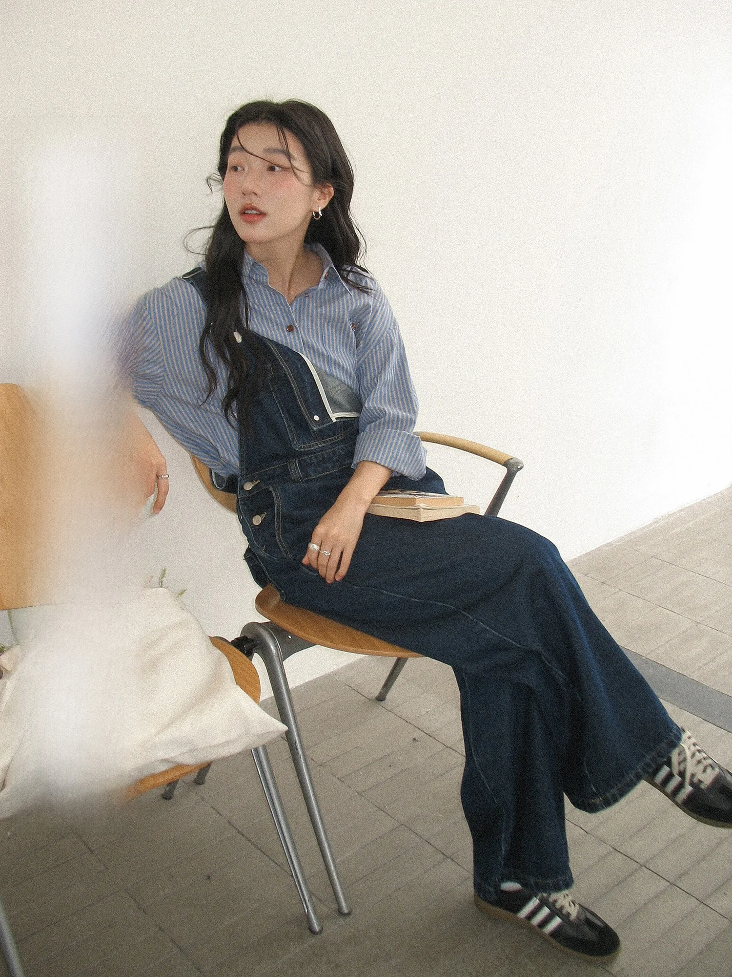 

Женские джинсовые комбинезоны Deep Blue, весна 2026, новинка, винтажный стиль, Гонконг, широкие брюки, свободный крой, застежка на пуговицах на талии