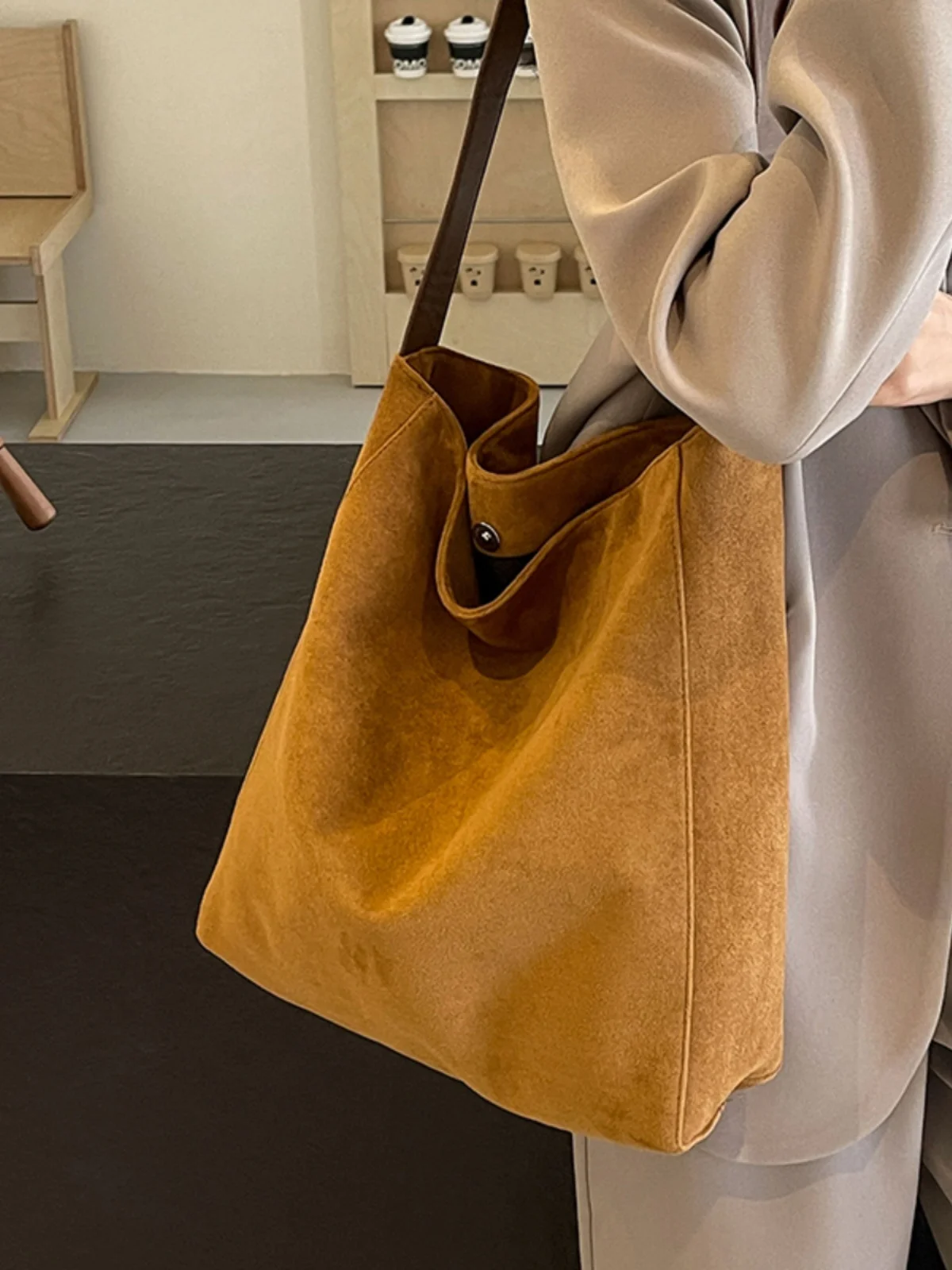 Soft Suede Work Bag Simple Large Capacity Bag Women 2024 New Fashion Shoulder Bag Popular Bucket Bag