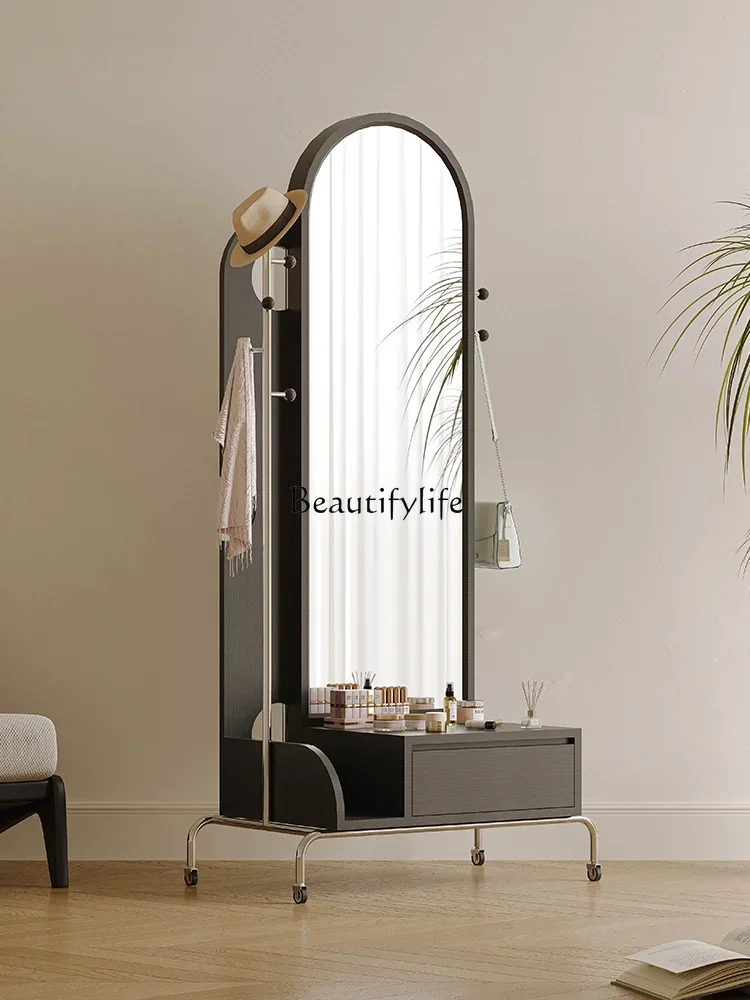 

GG8Retro removable full-body mirror, hats and hangers, integrated storage and changing mirror