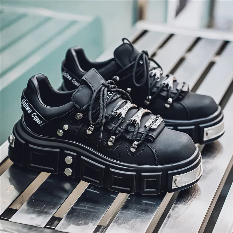 Sepatu Kasual Pria Sol Tebal Tinggi - close-up view