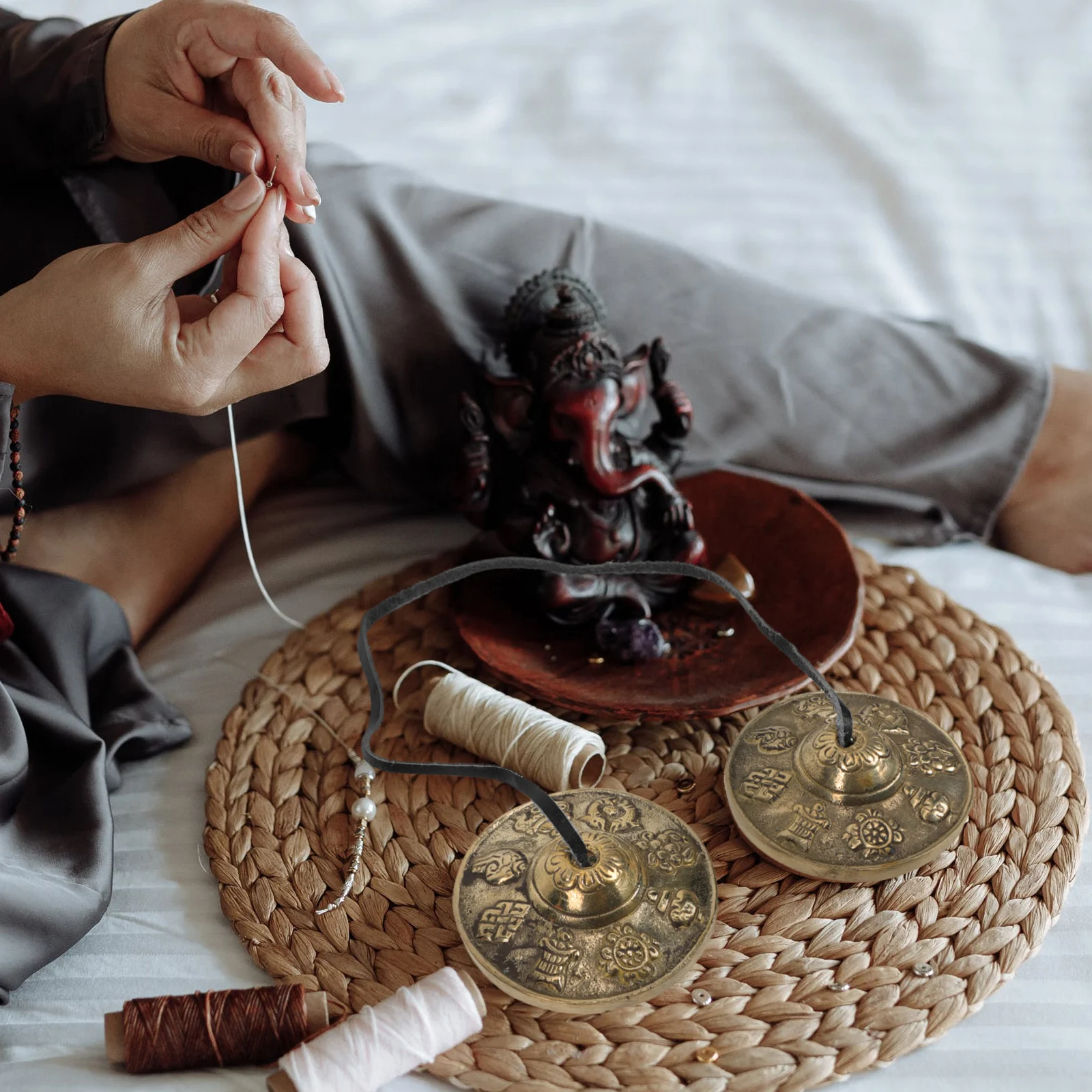 

Copper Cymbals Bell Nepal Style Meditation Yoga Instrument For Religious Practice Finger Chime Percussion Decor Music Tool