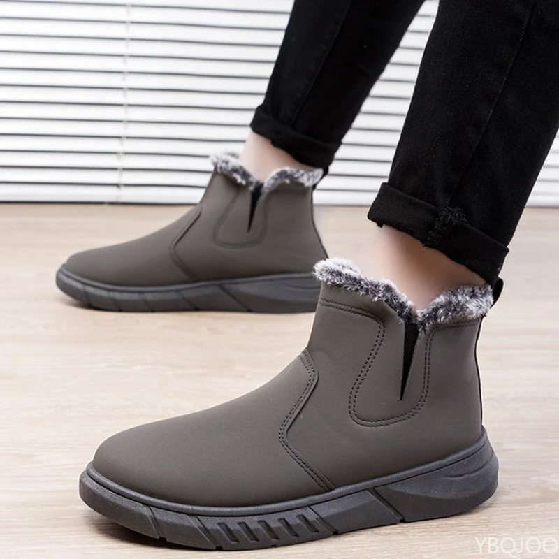 Sepatu bot salju kasual nyaman pria musim dingin tebal hangat berbahan katun sepatu modis serbaguna sepatu pria