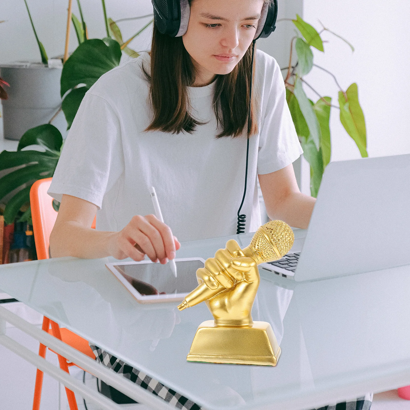 

Children's Music Trophy Award Singing Competition Winner Prize Lightweight Resin Microphone Trophy Kids Honor Recognition Gift