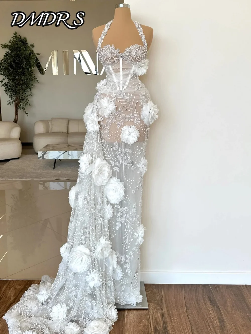 

Glamorous Flower Applique Wedding Dress Dress Luxurious Spaghetti Straps Beaded Bridal Gown Dress Formal A-Line Floor Length
