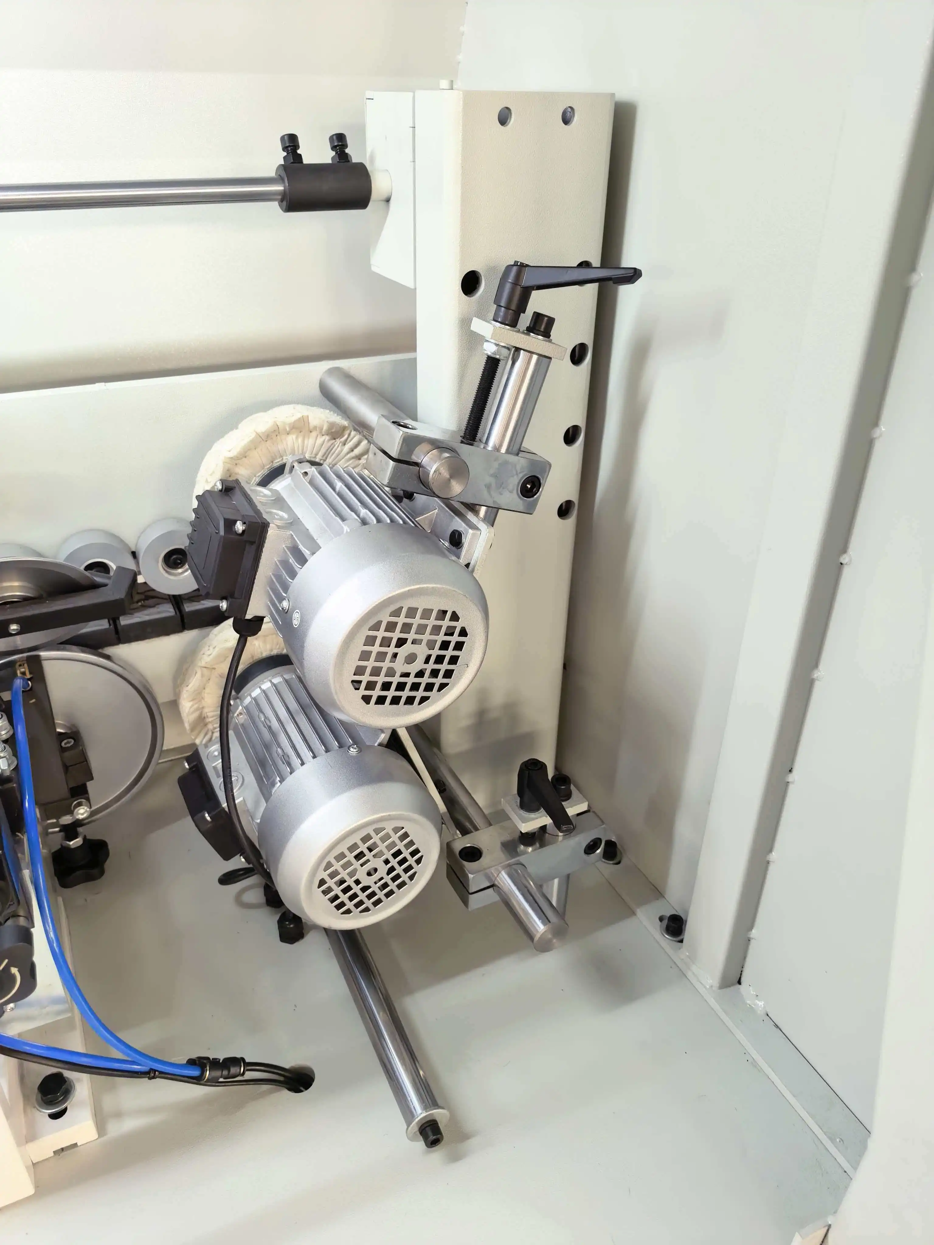 Automatic Edge Banding Machine Woodworking MDF PVC Edge Bander with Pre-milling and Scraping