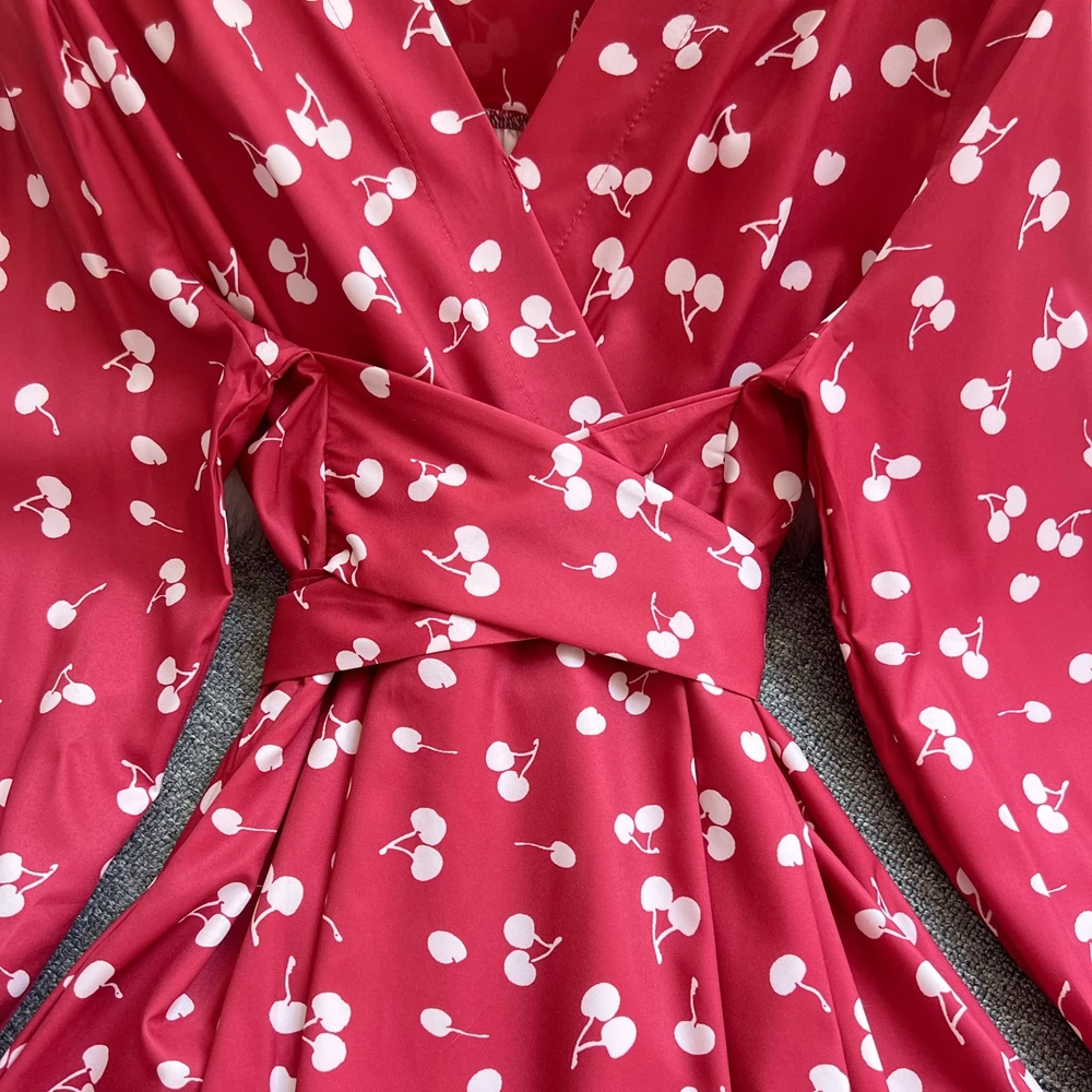 YuooMuoo فستان امرأة 2026 جديد أوروبا موضة أنيقة الخصر النحيف ضمادة فستان حفلة طويلة خمر Y2K الكرز طباعة ملابس حريمي