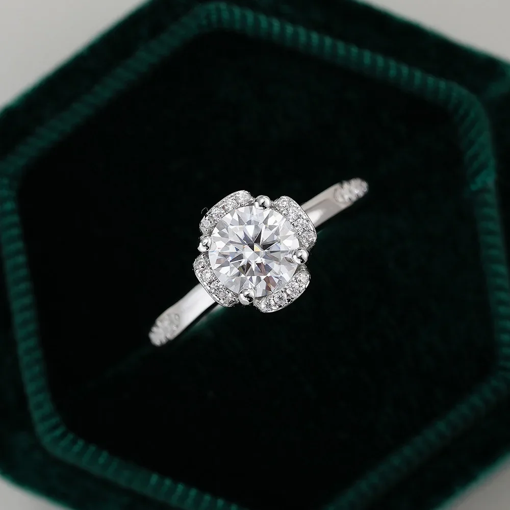 Luxury 100% Real 18k Gold Ring Women's Diamond Ring Moissanite Ring High-end Women's Hollow Four-claw Proposal