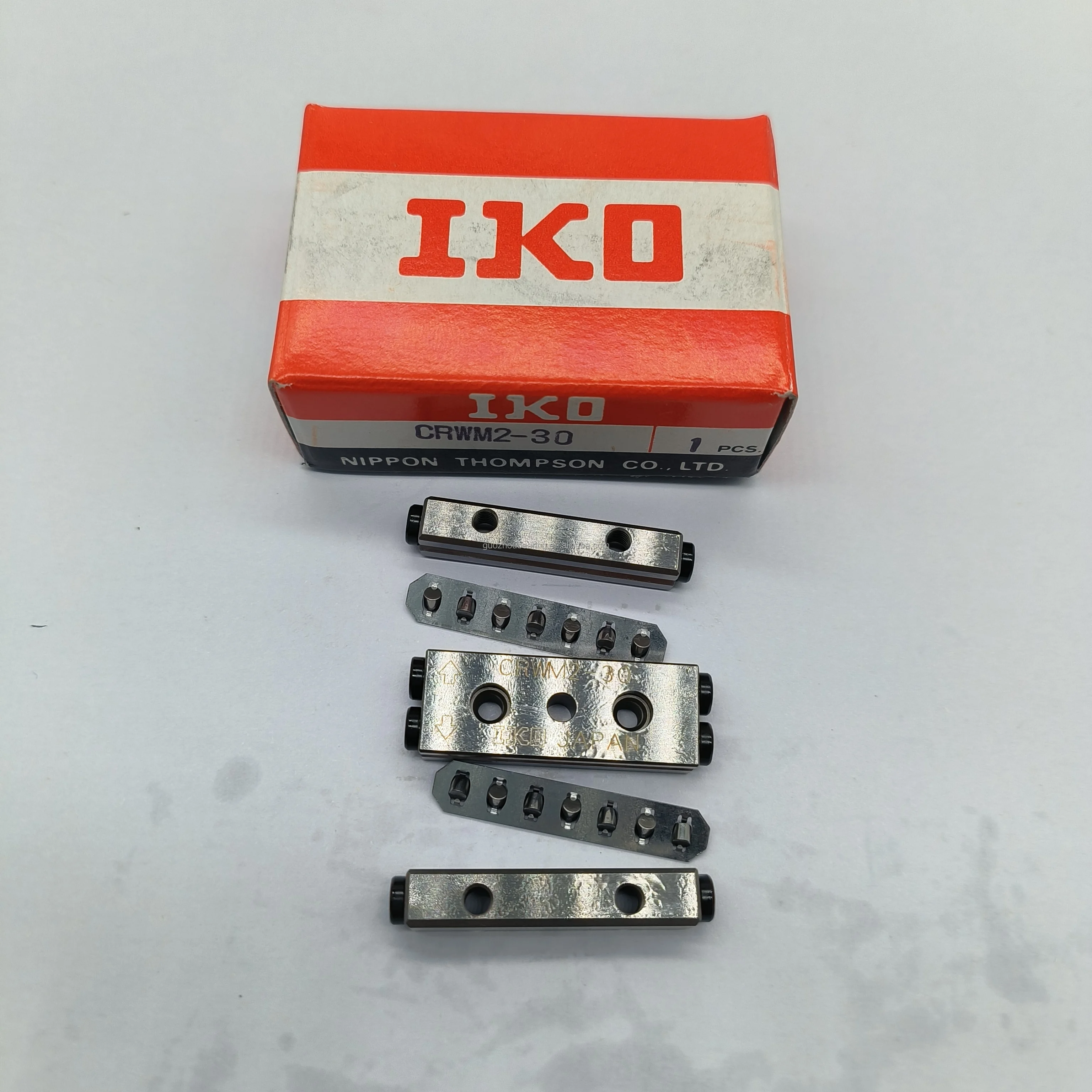 Original IKO Cross Roller Way CRWM2-30 CRWM 2 - 30