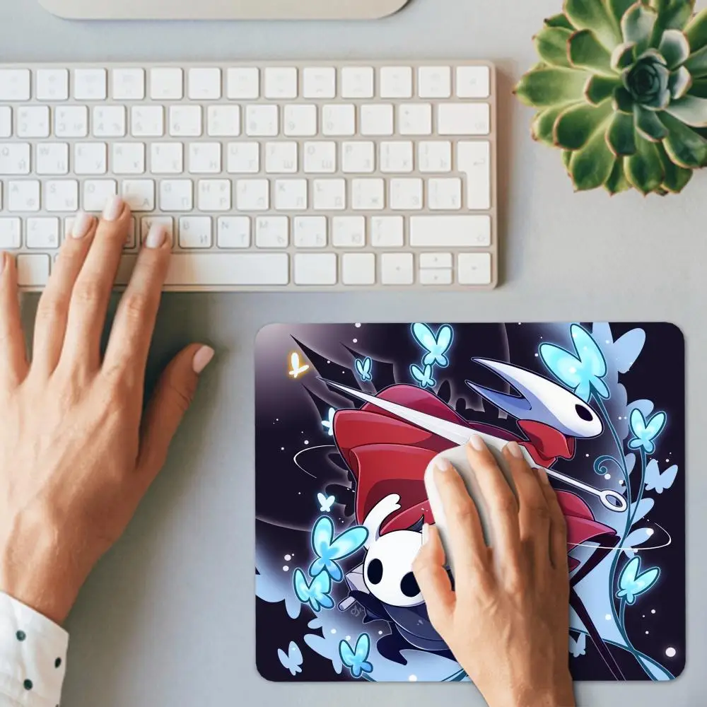 Game Hollow Knight Silksong Mouse Pad For Small Size Gaming Mouse Pad HD Printing Keyboard Mats Carpet Computer Home Desk Mats view 6