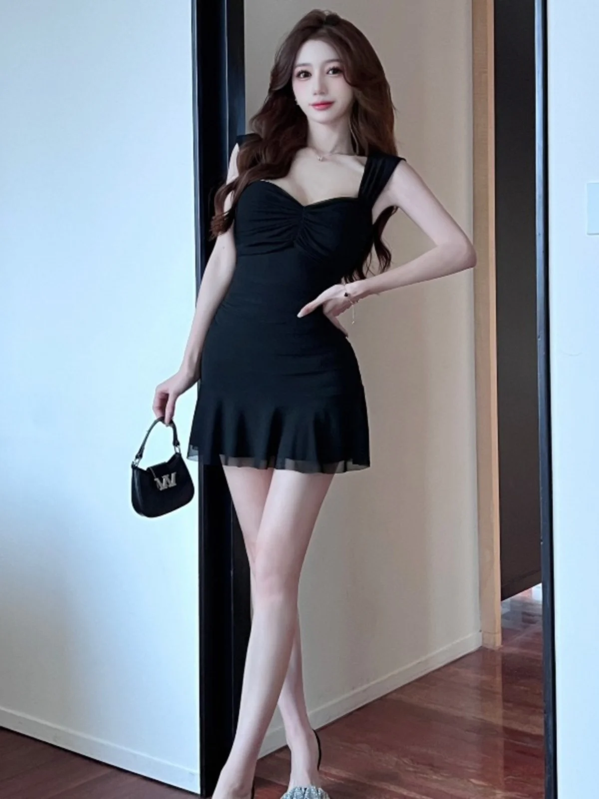 Sexy doux épicé bas coupe moi gilet sous le corps jupe ter Dr à la mode taille haute à pois polymères été ort jupe