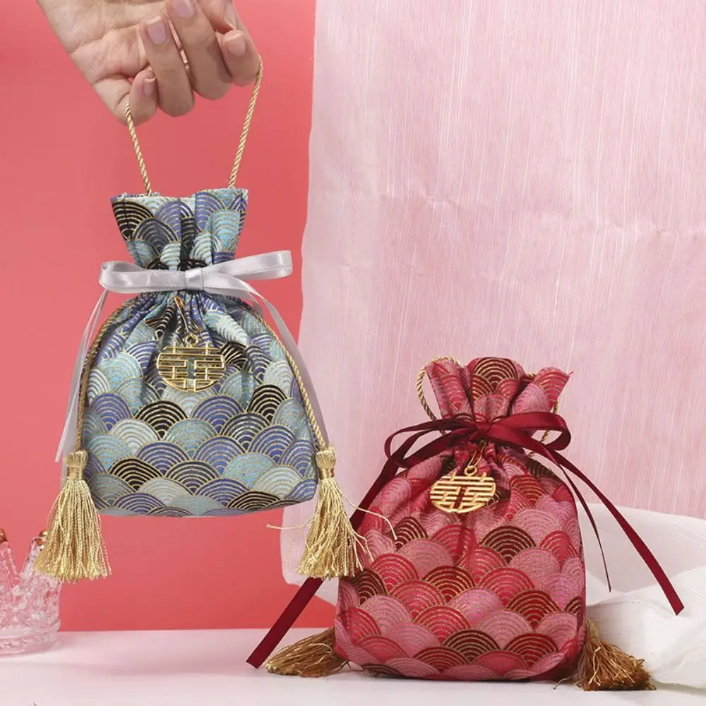 Chinese Wedding Candy Bag Cosmetic Makeup Handbag Tassel Knot Wrist Bag  Mini Wedding Souvenir Gift Bow Tassel Drawstring Bags