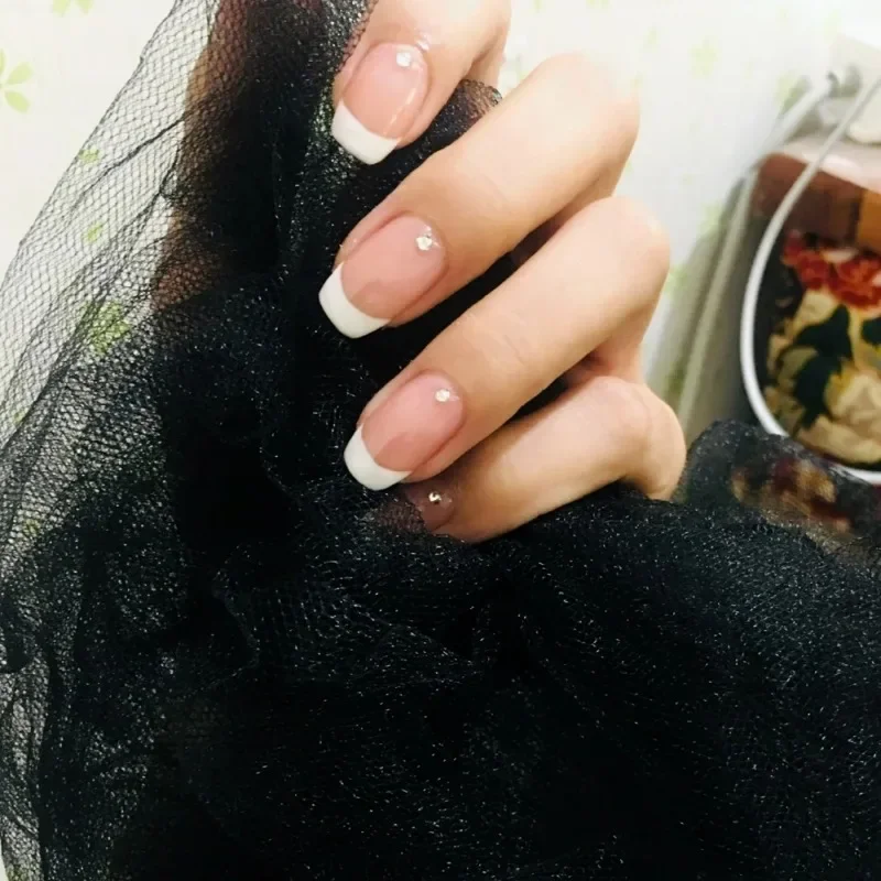 

24Pcs Gluing White French Press on Nails Diamond Fake Nails for Women Prosthetic Nail Girls Self-nail False Nails for Beautiful