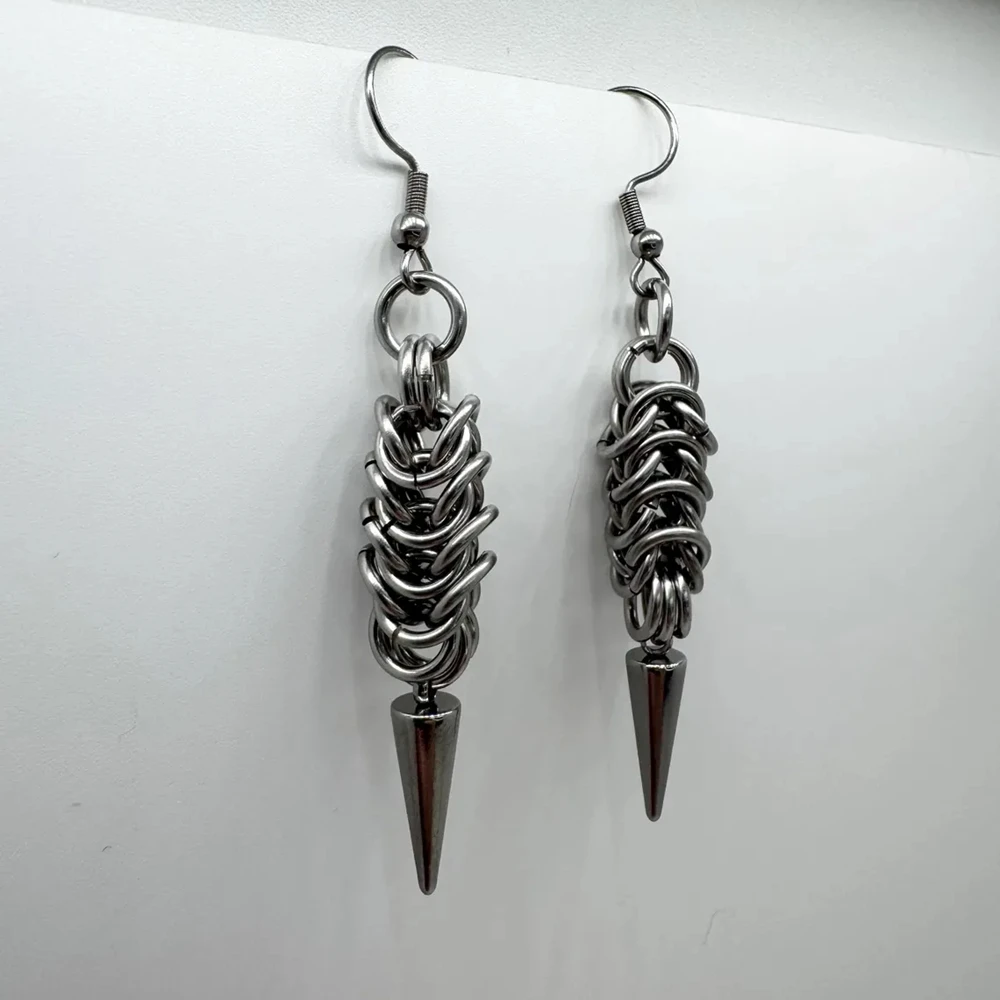 Y2K Byzantinische Fischschwanz Kettenhemd Nieten Baumeln Ohrringe für Frauen Handgefertigte Edelstahl Spike Ohrringe Gothic Grunge Schmuck