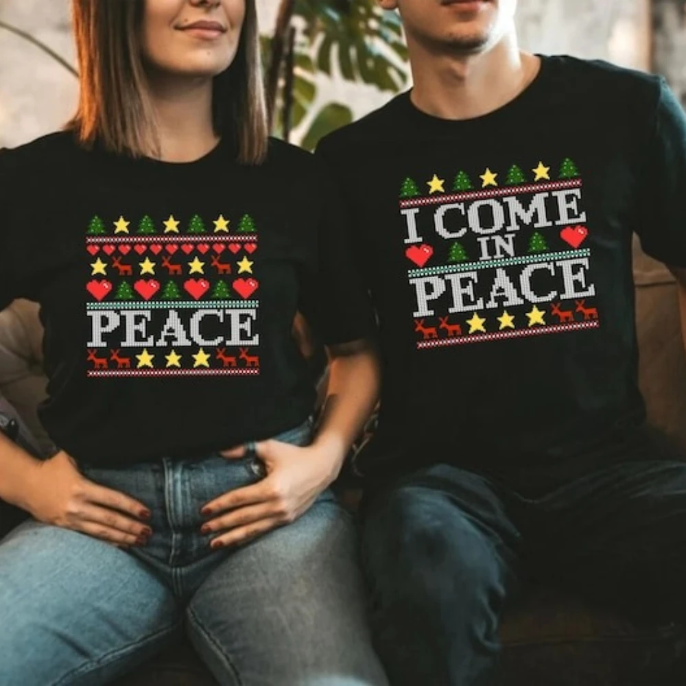 Funny Couple Matching Christmas Men Women T-Shirt Adult Peace Come in Peace Xmas Tee Shirts for Women Y2k Tops Graphic T Shirts