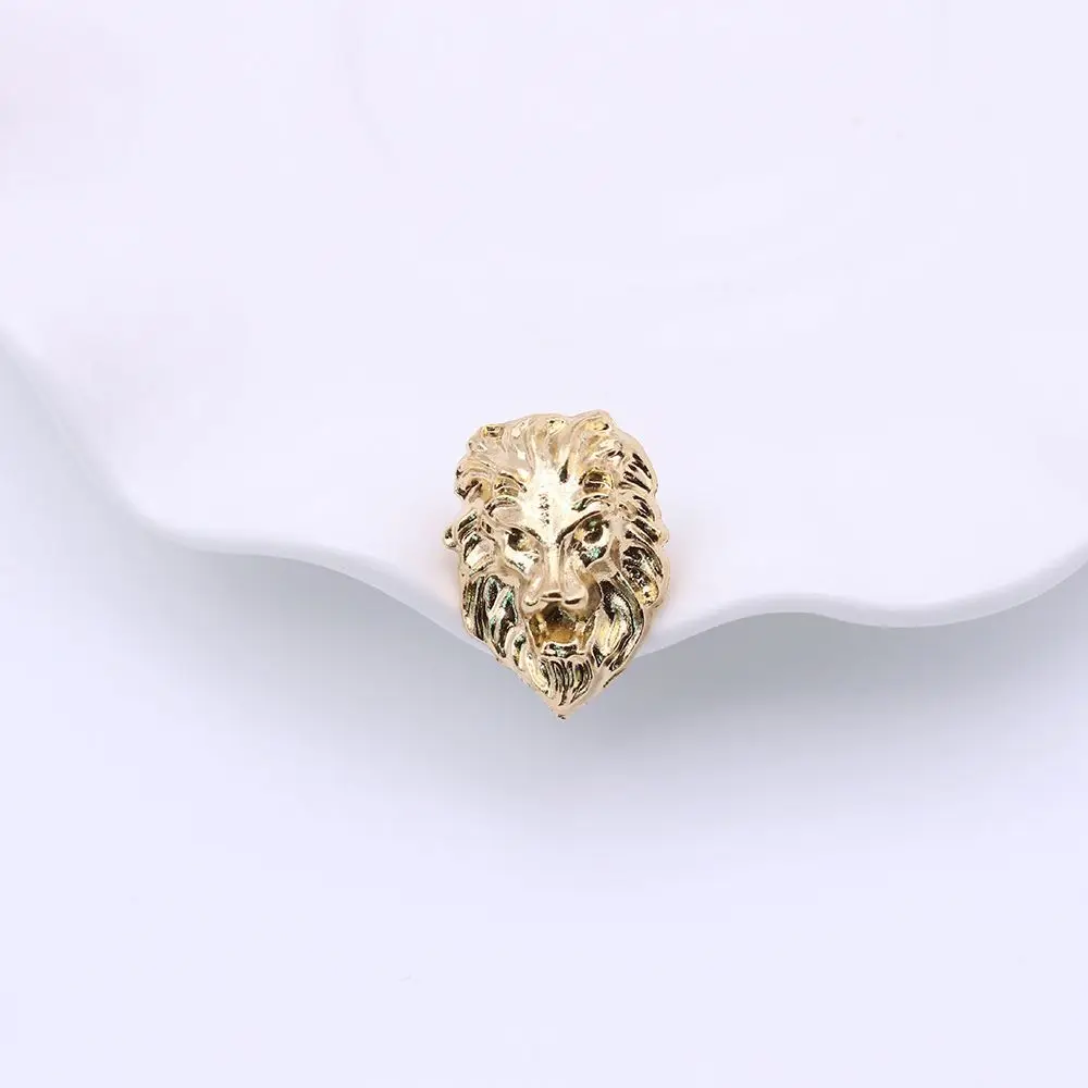 Metal Domineering Three-dimensional Shirt Collar Business Gold Collar Needle Brooches Lion Head Badge