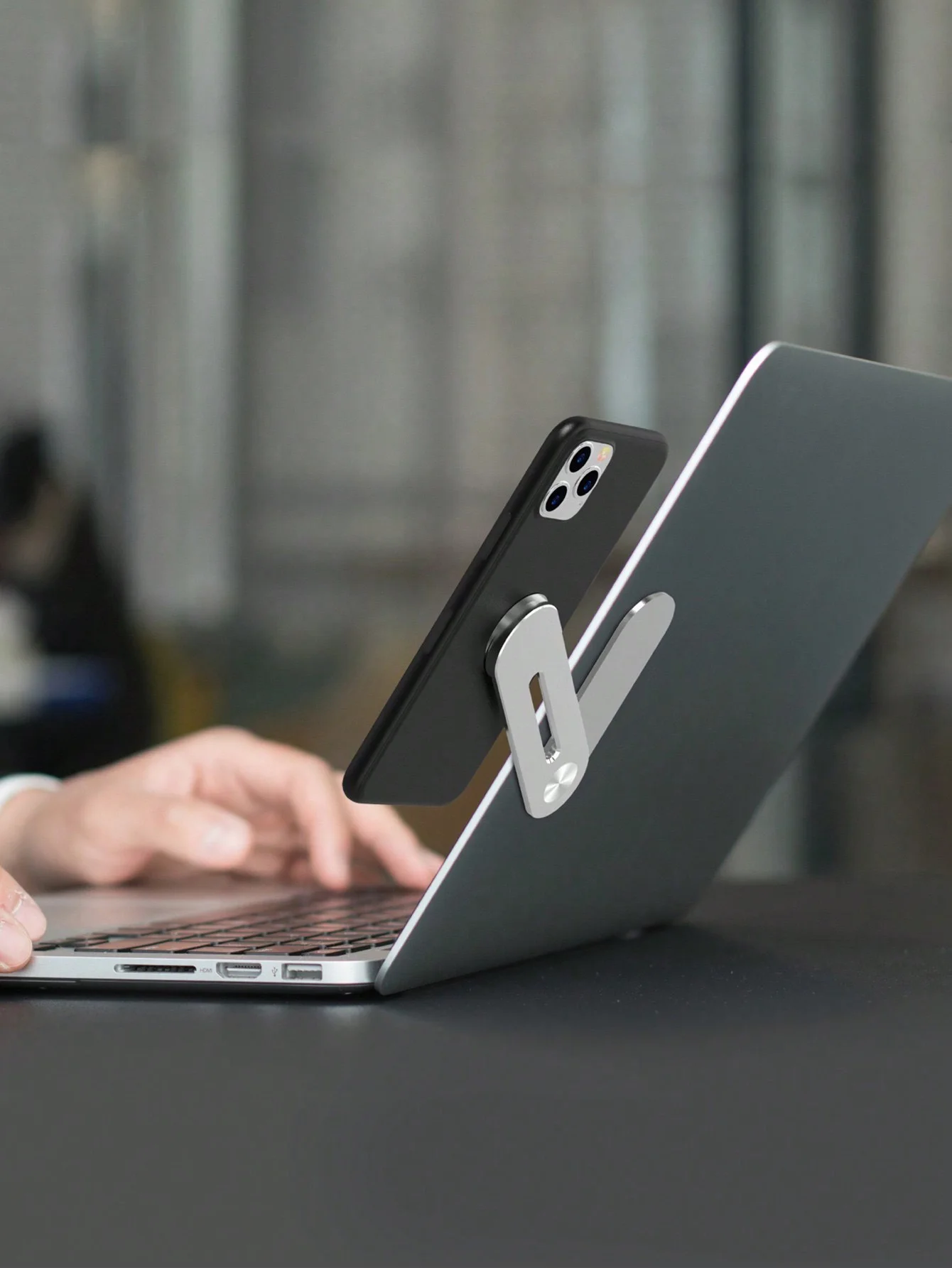 Laptop-Doppelbildschirm-Telefonständer aus Aluminiumlegierung, magnetischer, tragbarer Bildschirmständer für die Computerseite, 1 Stück – Detail 4