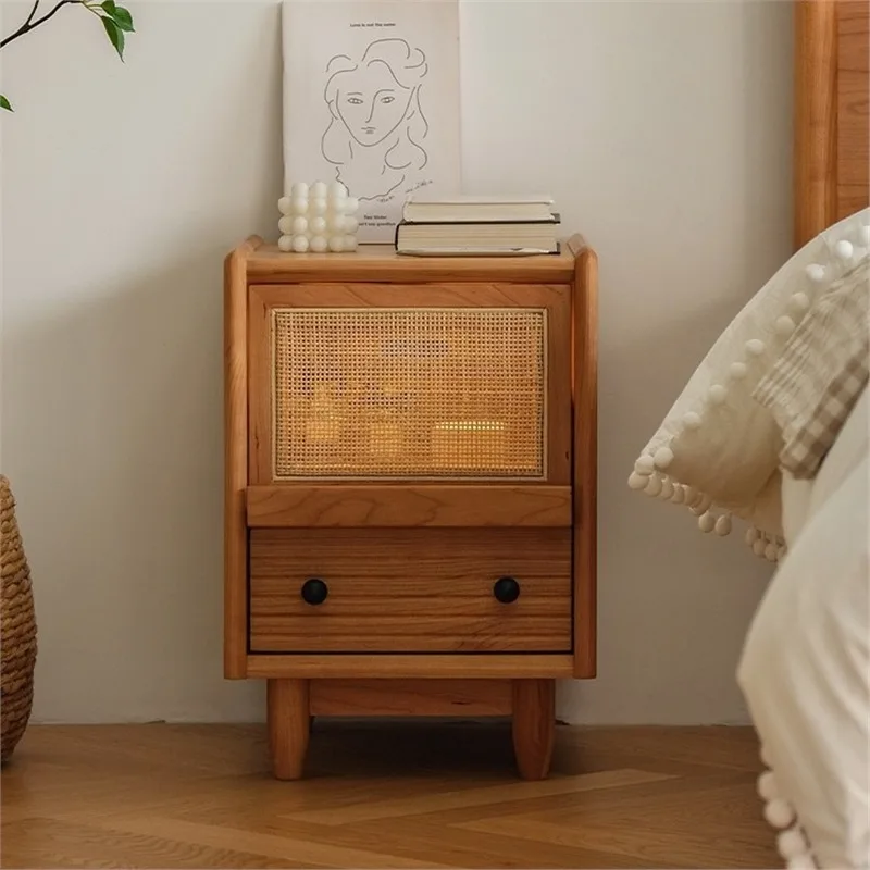 Mesa de cabeceira em vime de madeira maciça
