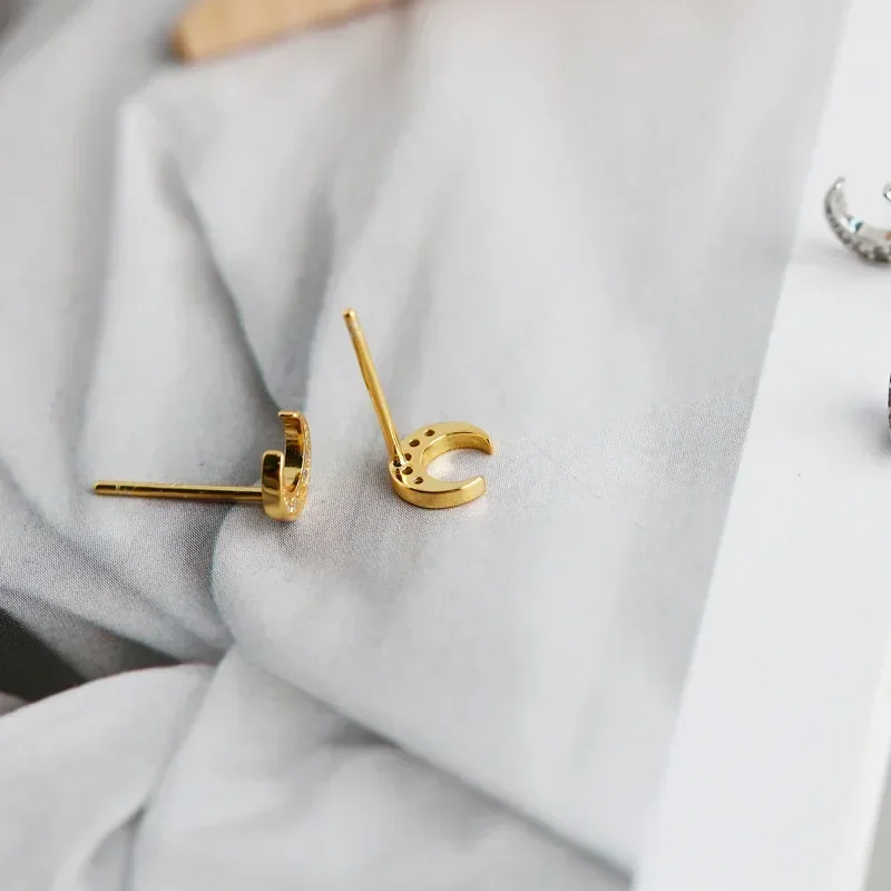 Fashion Korean Silver Gold Color White Zircon Moon Small Stud Earring for Women Mini Pendiente Jewelry Aretes Brincos Wholesale