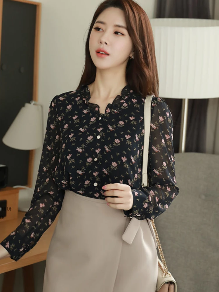 Black Shirts Women Temperament Design Floral Retro Female All-match Summer Breathable V-neck Korean Style Casual Sweet Stylish