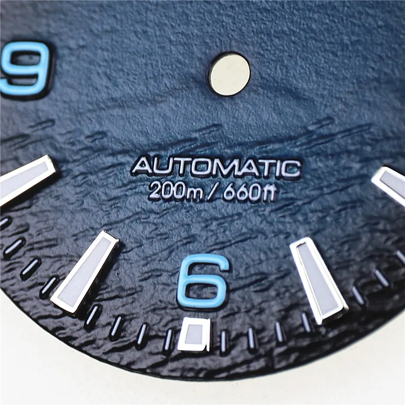 High Quality 28.5mm Nh35 Watch Dial With Blue Bgw9  Green C3 Bright Luminous For Crown At 3 3.8  Nh35A Movement Accessories