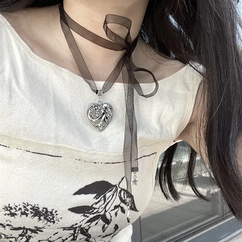 Ribbon Choker Necklace Heavy Alloy Heart Pendant Punk Style Multiple Ways Tie Up Adjustable for Women Unique Jewelry