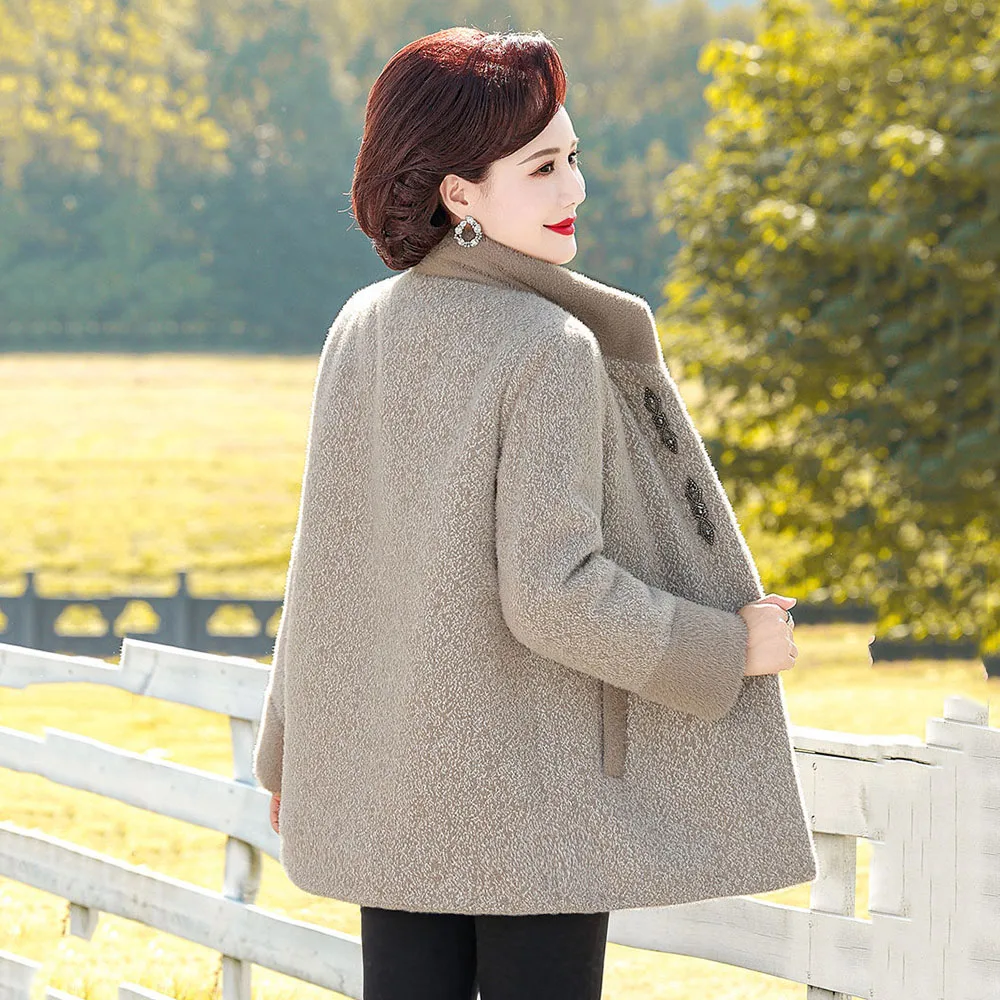 Winter Fashion Collar Fleece Warm Coat Middle-aged Woman Noble Foreign Style Mink Velvet Temperament Coat In Autumn And Winter.